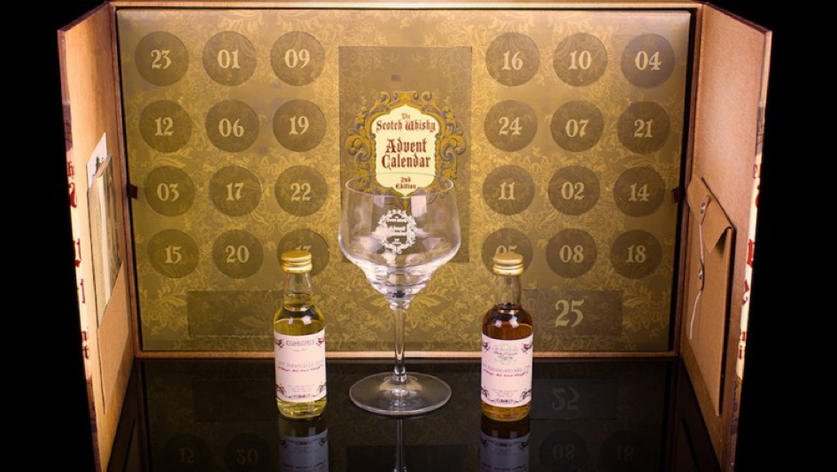Prix 300 livres sterling, (420 euros). Version de luxe, parée de bois et aux finitions en velours vert, est également disponible (900 euros)