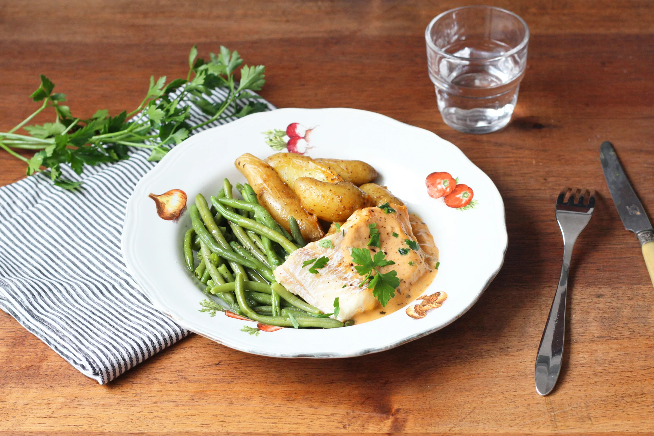 Cabillaud à la Provençale, pommes grenailles & haricots verts.jpg