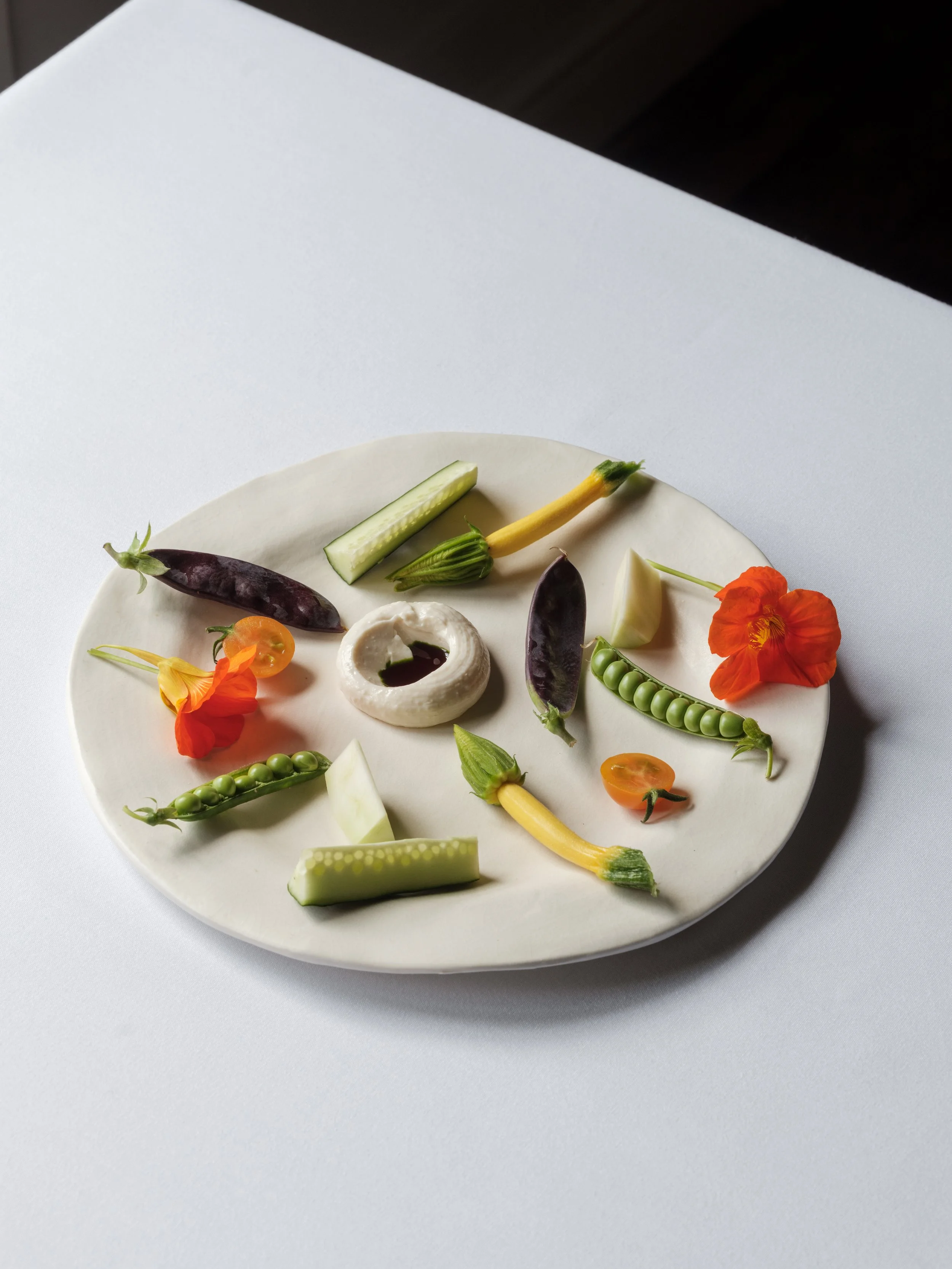 Osip_Crudités of farm vegetables_Credit_ Dave Watts.jpg