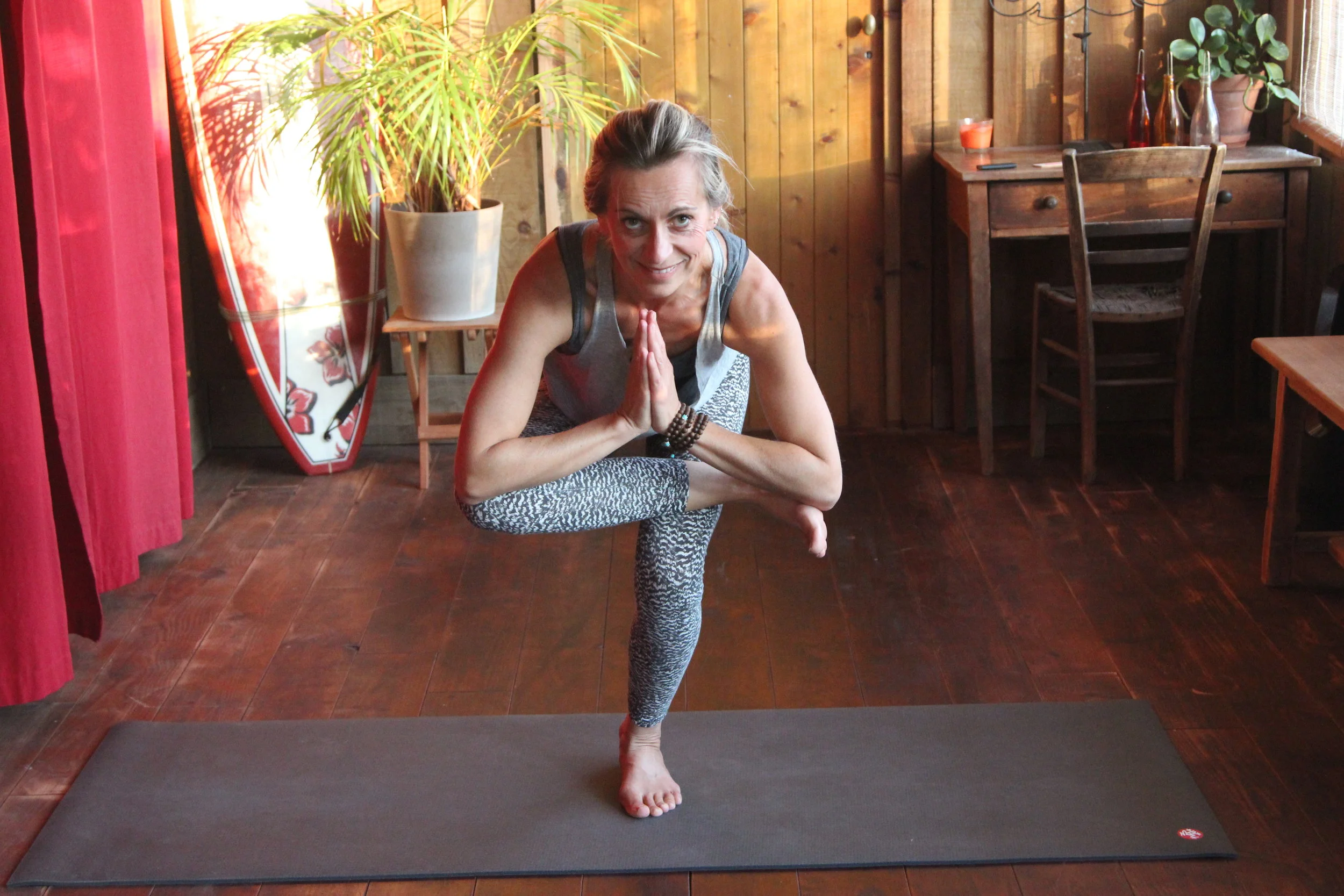 Prendre le temps de dérouler son tapis de yoga !