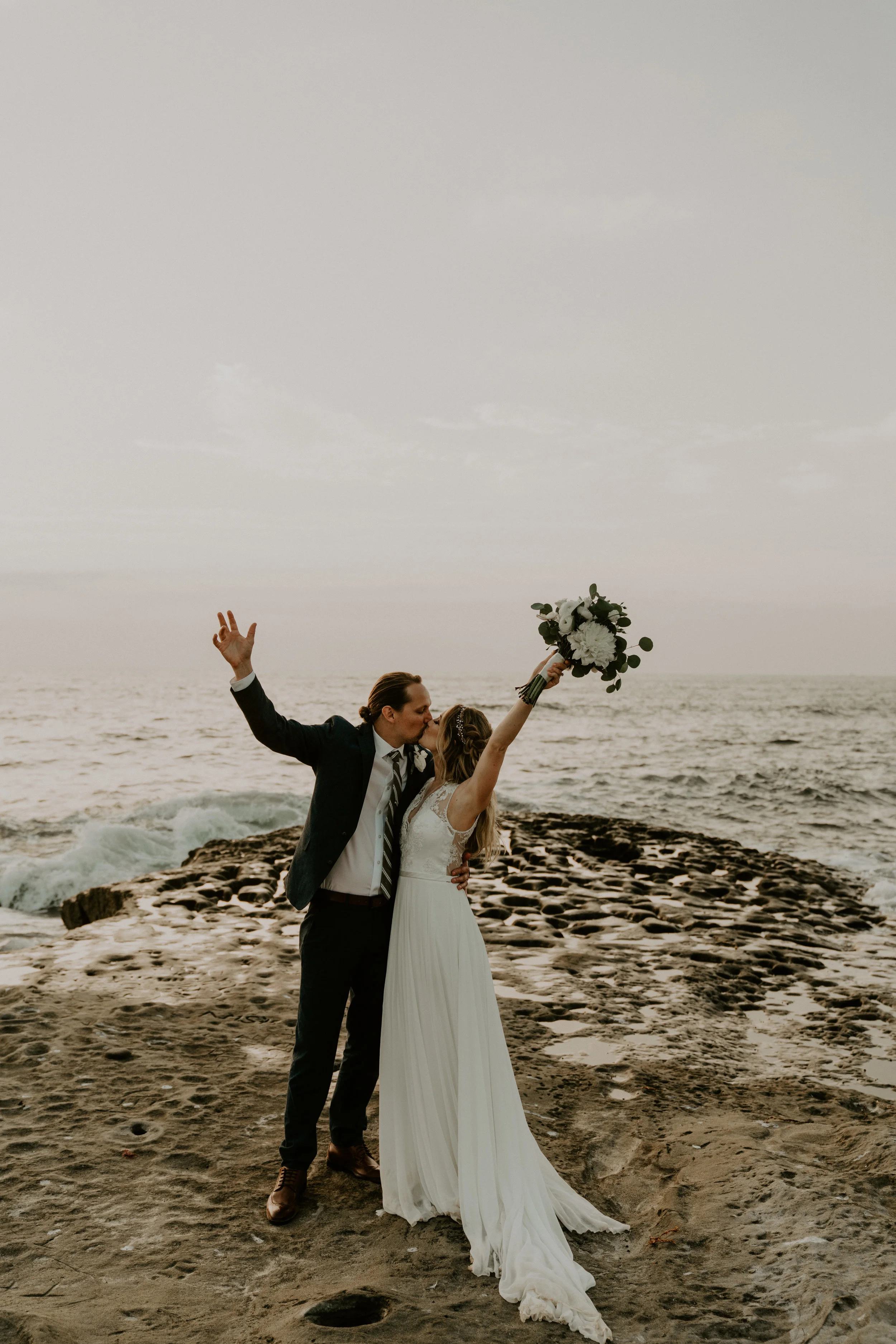 guide-to-eloping-in-hawaii.jpg