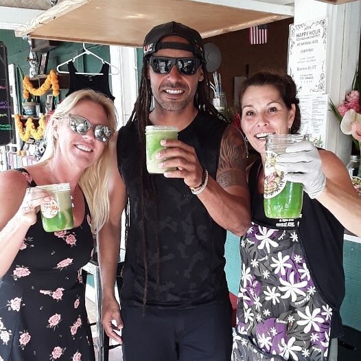 Cheers to all #grammy nominees. 
Especially our juiceaholic friend @david.electric of @steelpulseofficial . Eternal gratitude to @homeschool_now_hawaii Teacher of the year @estrelladelamagia for turning David onto her unique #akamaialchemy Immortal M