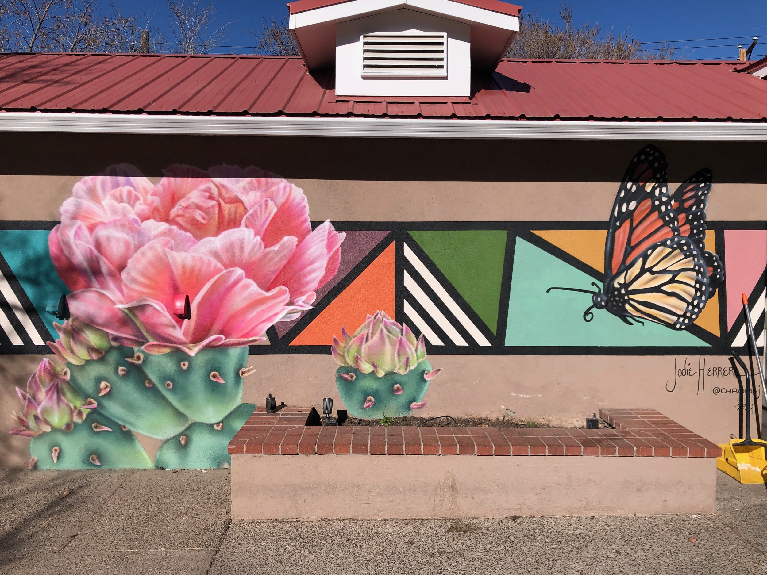New Mexico Resilience, Mural by Jodie Herrera, Photo by Wade Roush