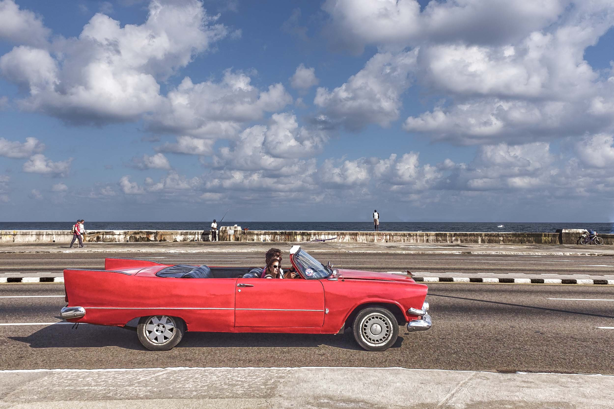 Sunday Drive on the Malecon