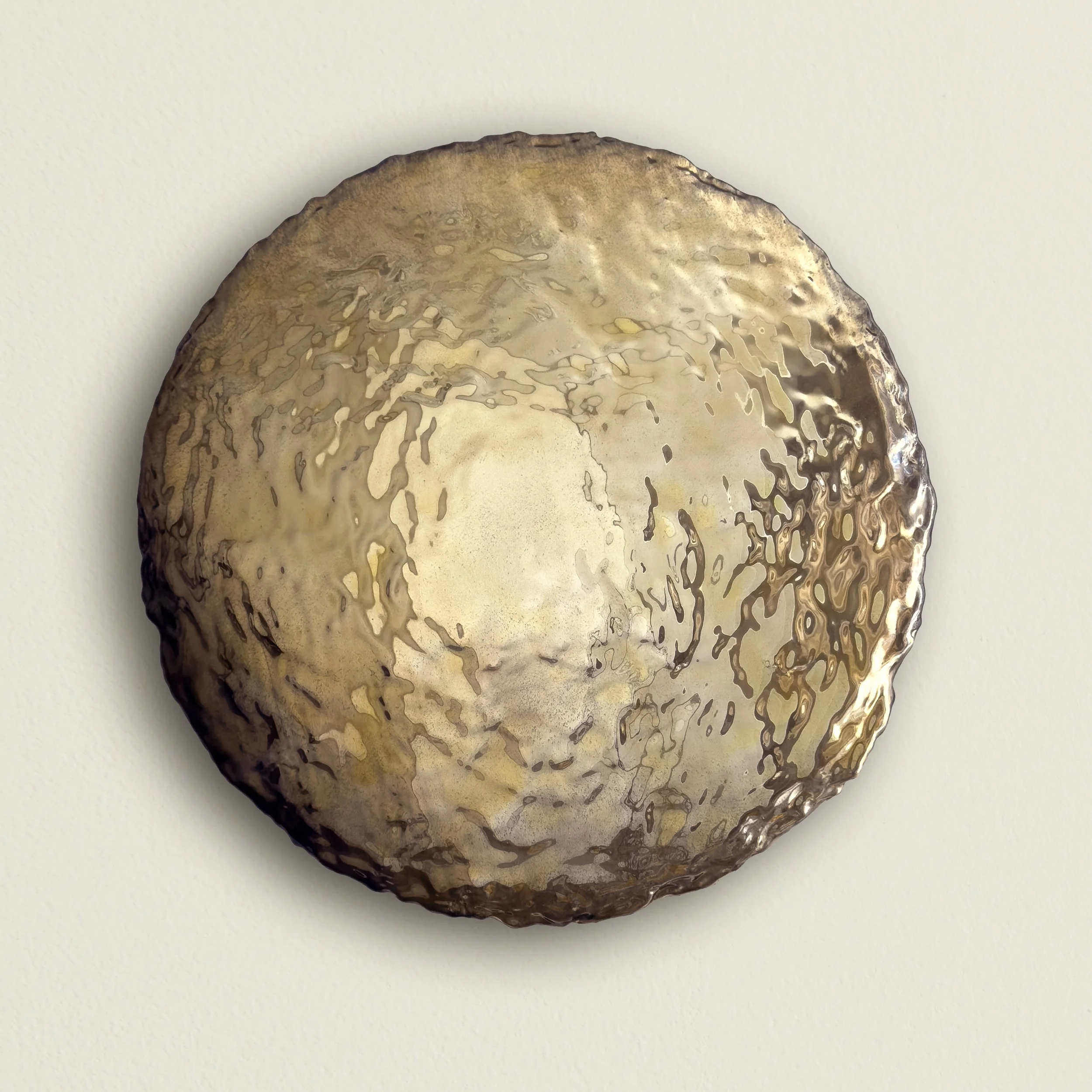   0181.2022     Silver Emulsion   
20.5” Diameter x 3.5” Depth 
hand sculpted convex silver emulsion  
reflective pigments and polymer emulsion on panel 
signed in verso 