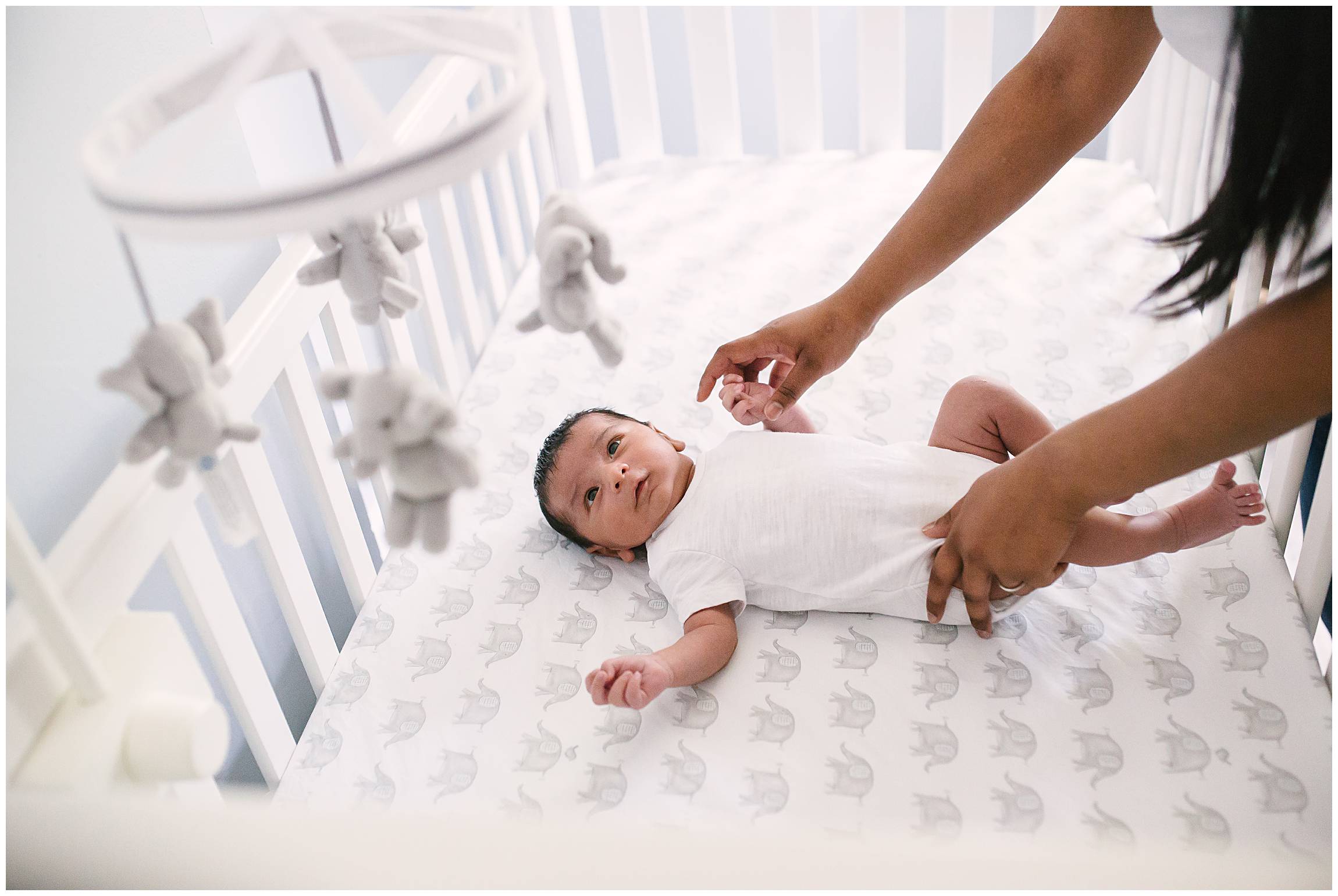 In-home natural newborn photographer Toronto