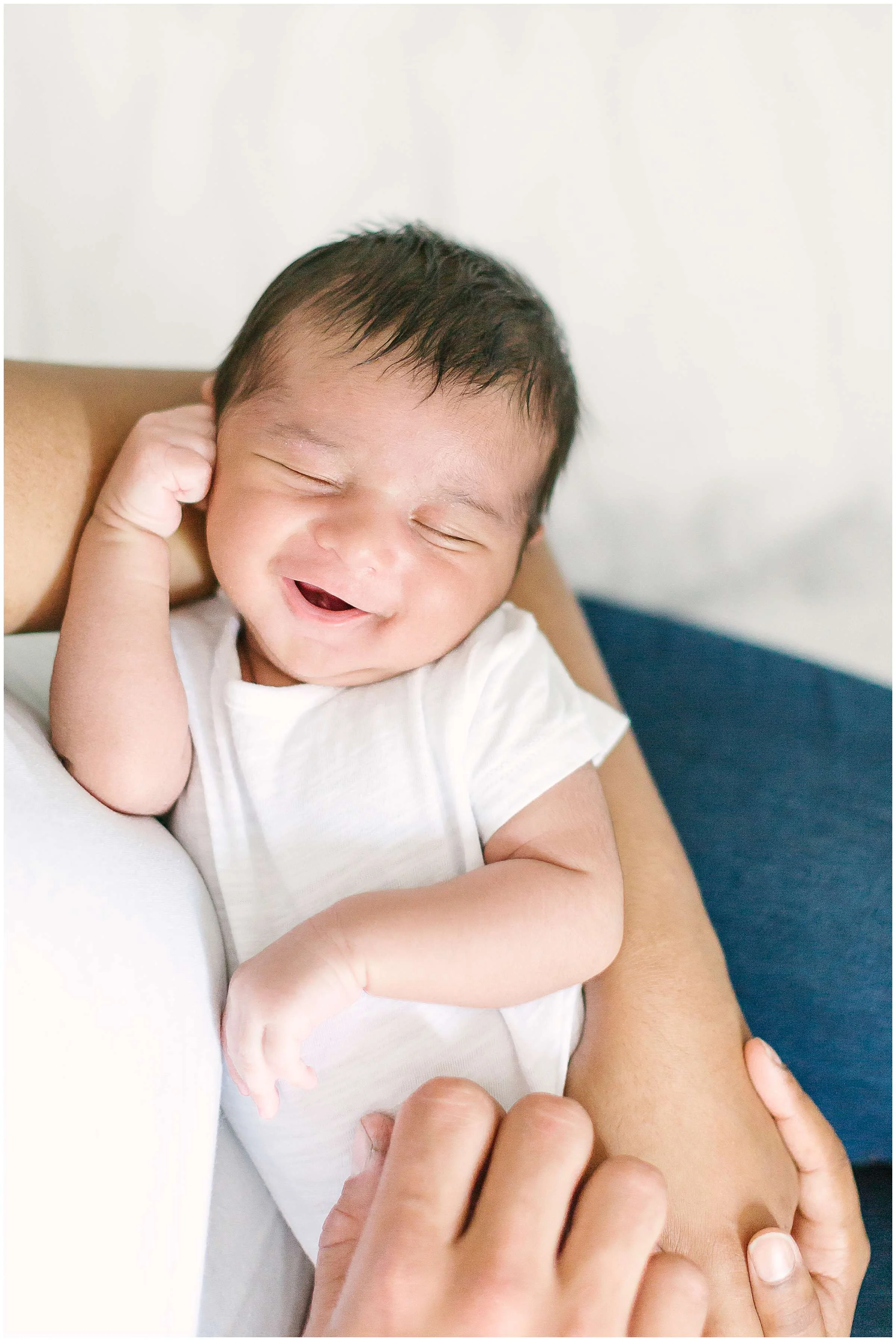 Toronto newborn photography:  at home vs. in a studio? 