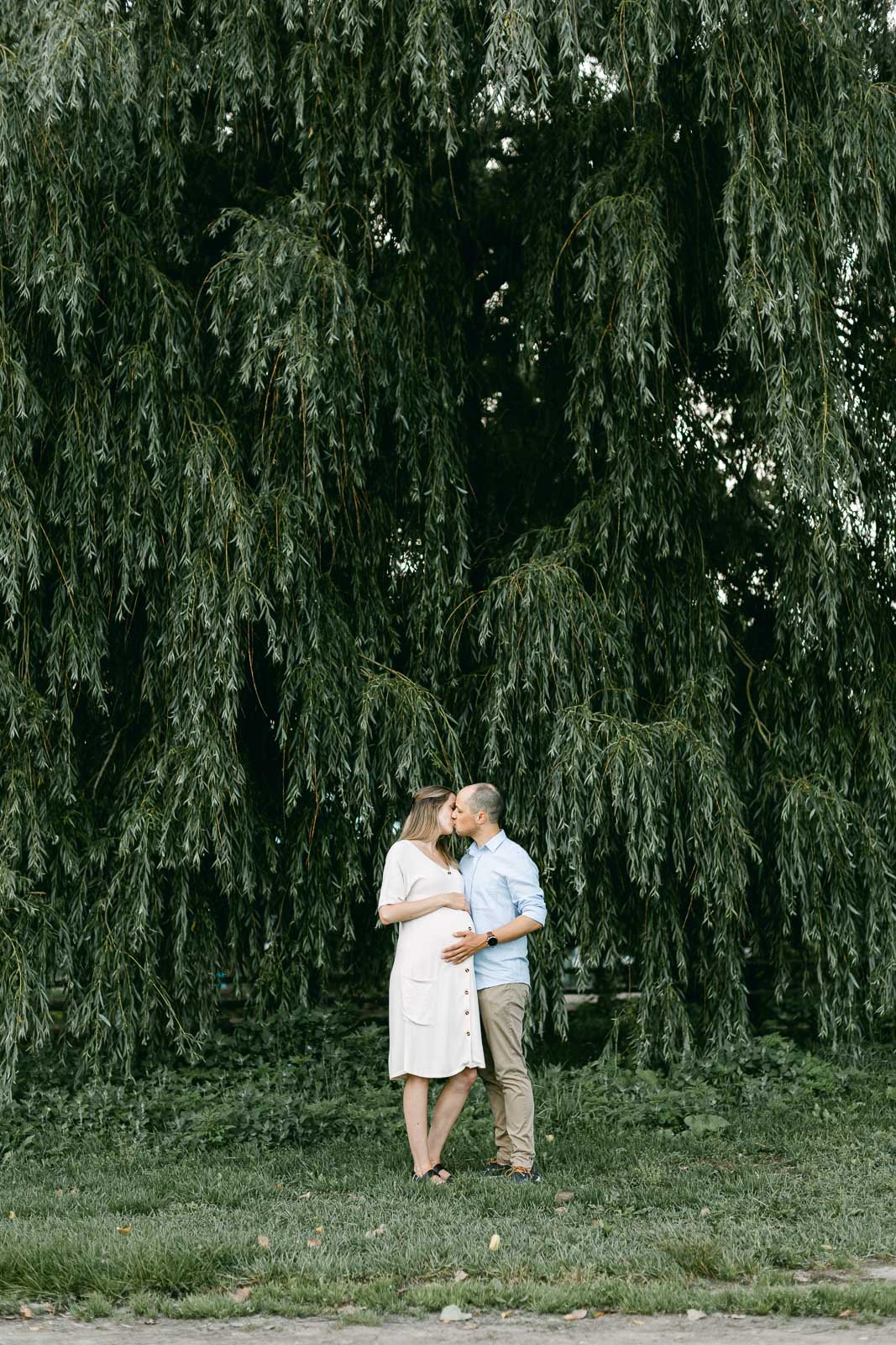 CherryBeachMaternityCouplejpg.jpg