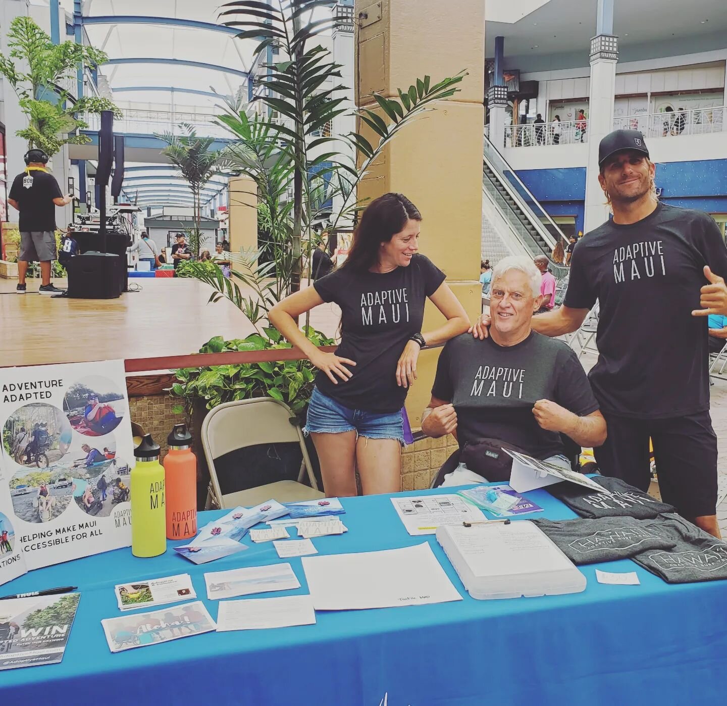 Throw back to last year's @countyofmaui Accessibility fair. We look good in these shirts &amp; you can too. Check out our gear shop on our site. Link in our bio. Help us keep the storage unit open! 🤪 @mauitruenorth @freelefts @coachjenngladwin 
(ID: