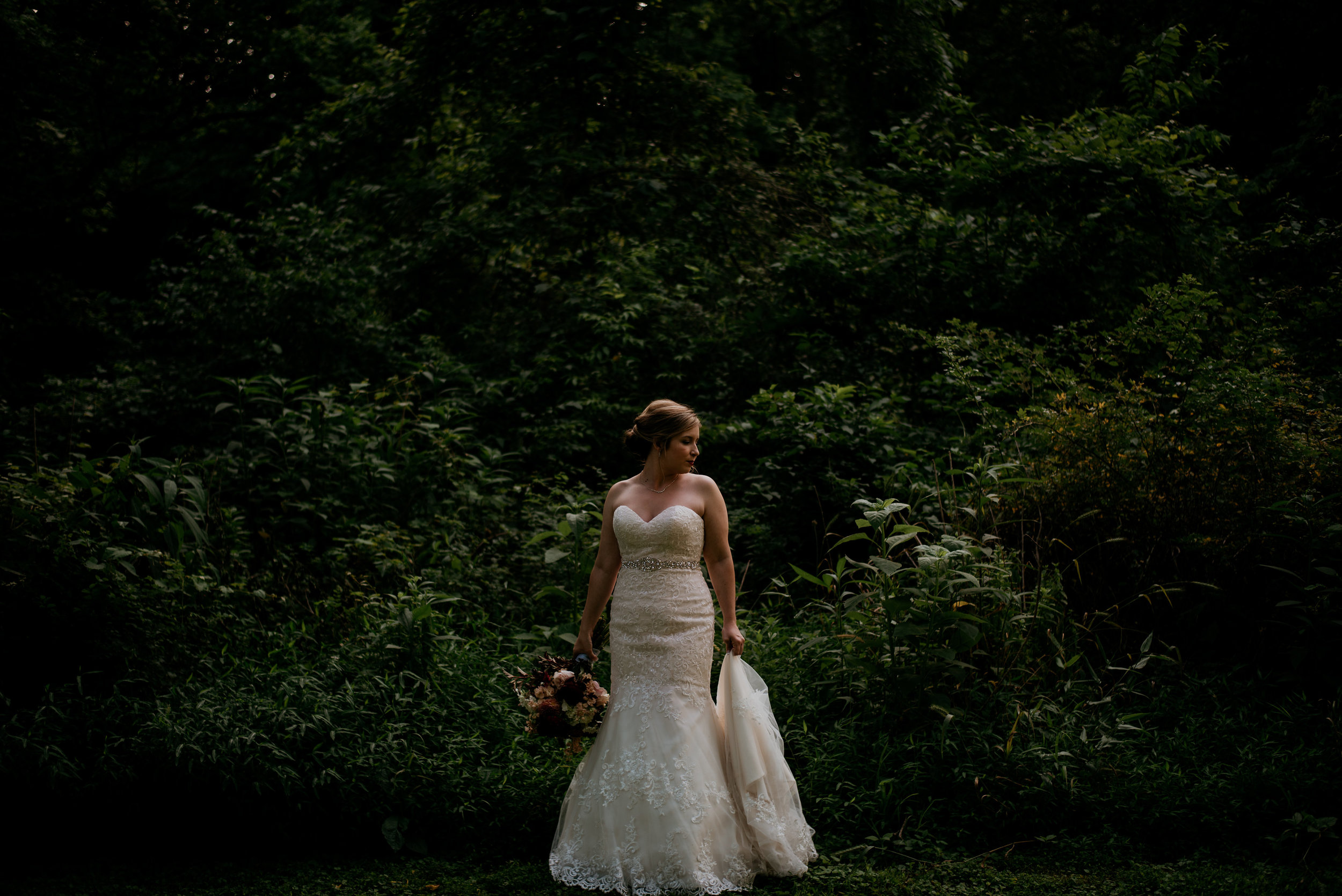 Lyndi.mabry.bridal.2017.TheStirewalts-13.jpg