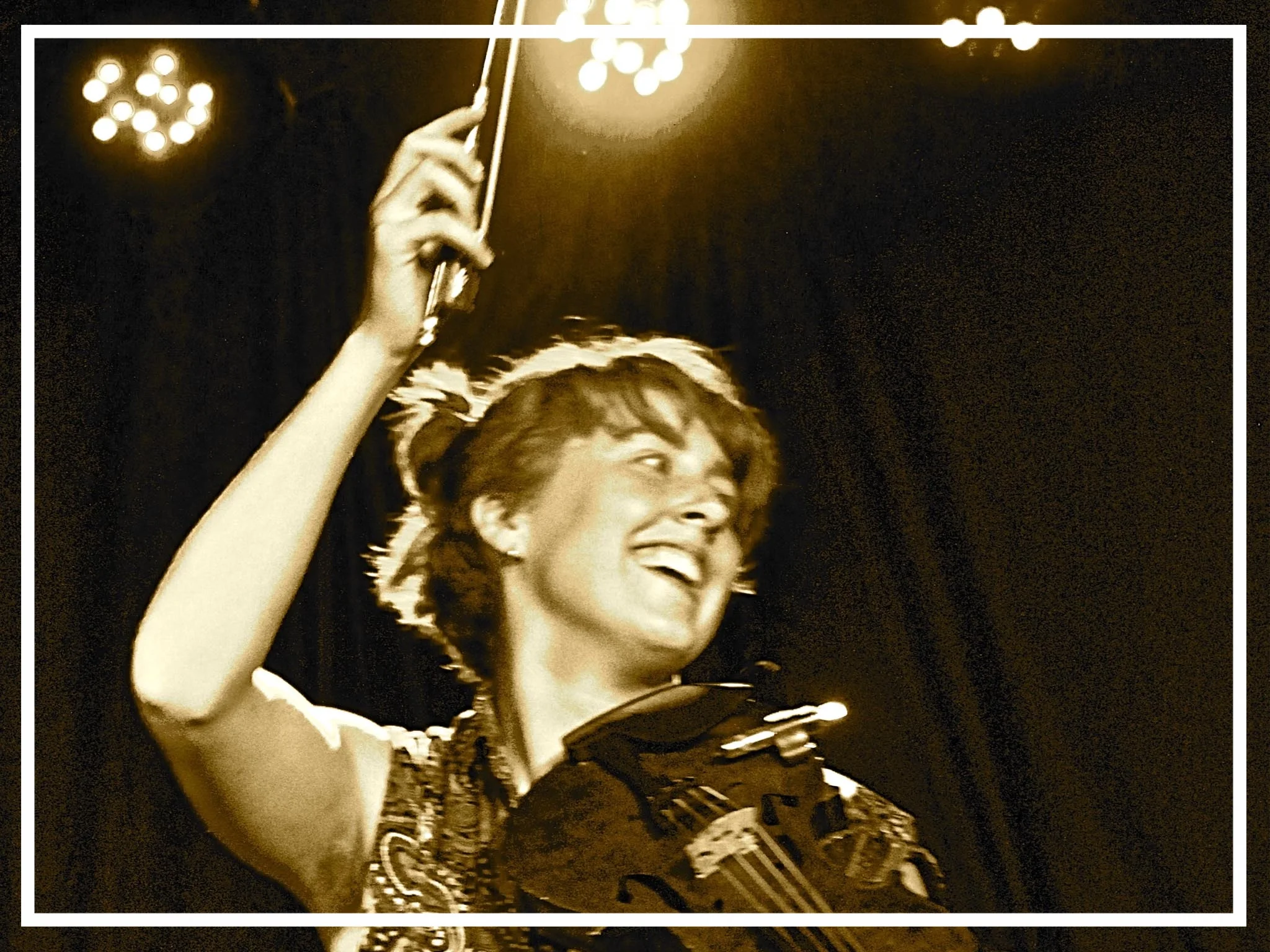 Clara Rose is a young, vibrant jazz and folk violinist from Vancouver, BC. Rose has studied with musical giants Mike Marshall, Julian Lage, Trent Freeman, Oliver Schroer, Jaron Freeman-Fox, Daniel Lapp and countless others. Her musical has a flair of youthful enthusiasm that will bring a smile to your face.