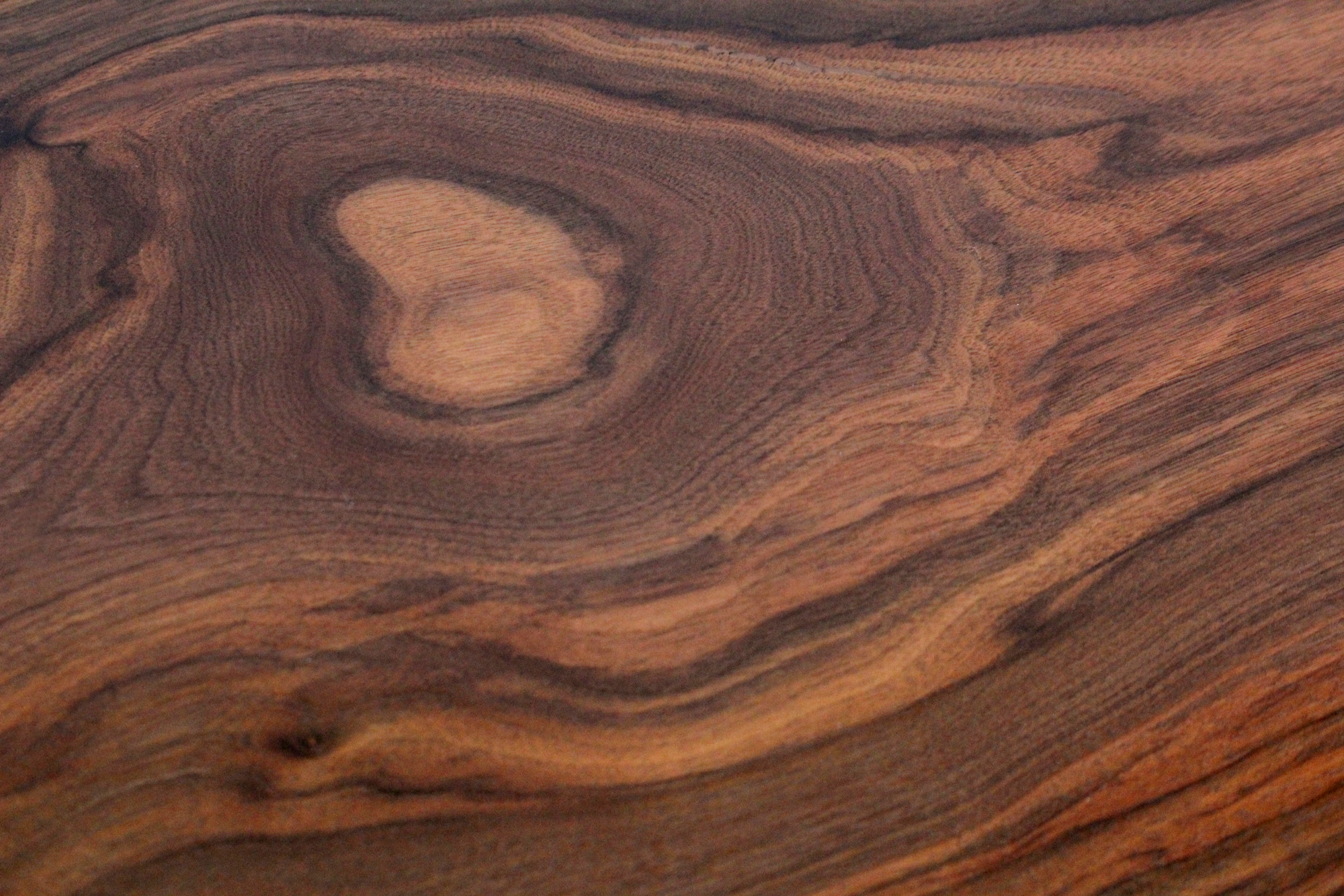 premium_black_walnut_live_edge_wood_grain.png