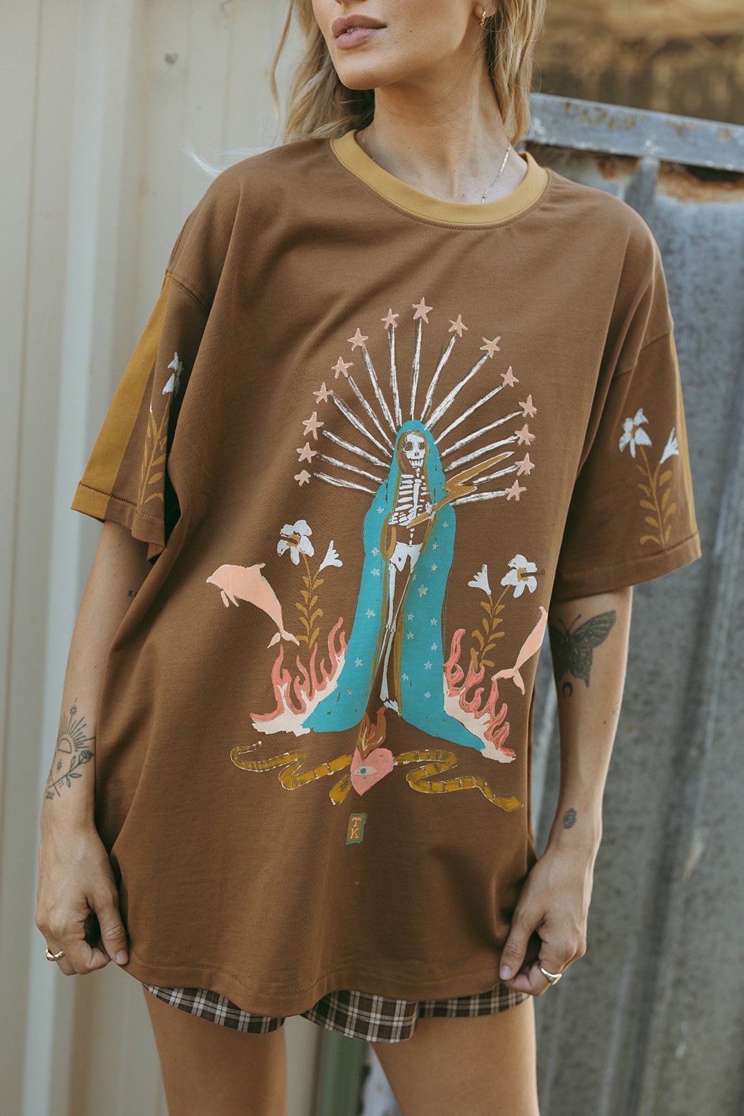 DEAD AND THRIVING BROWN.JPG