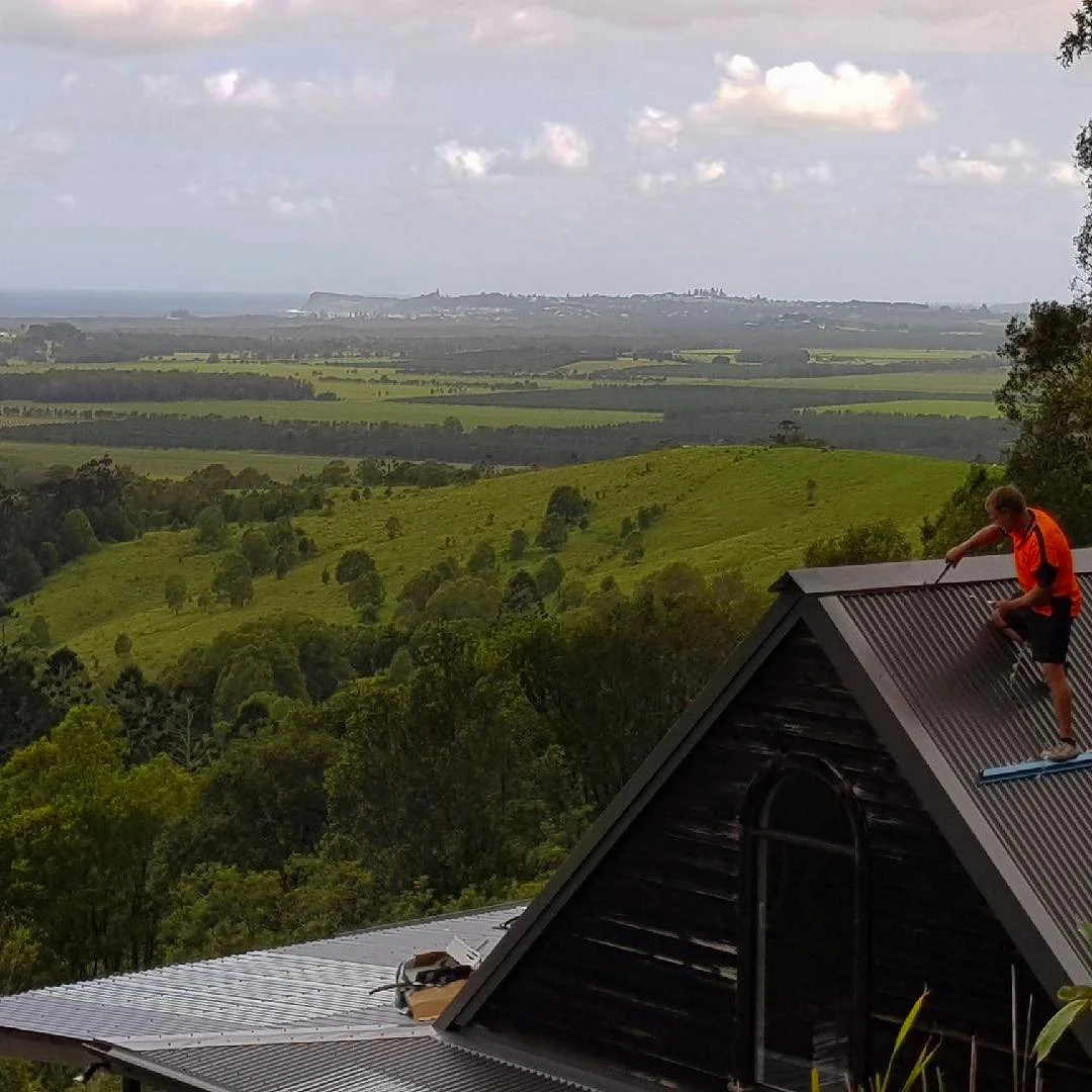 Whales in the distance, eagles flying overhead // #byron #byronhinterland #lennoxhead #roofwithaview #bostockmetalroofing 🐋