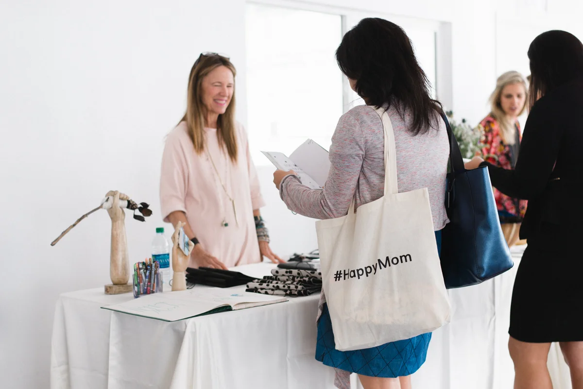 el-abad-land-of-mom-happy-mom-conference-marketplace-jan-mccarthy.jpg