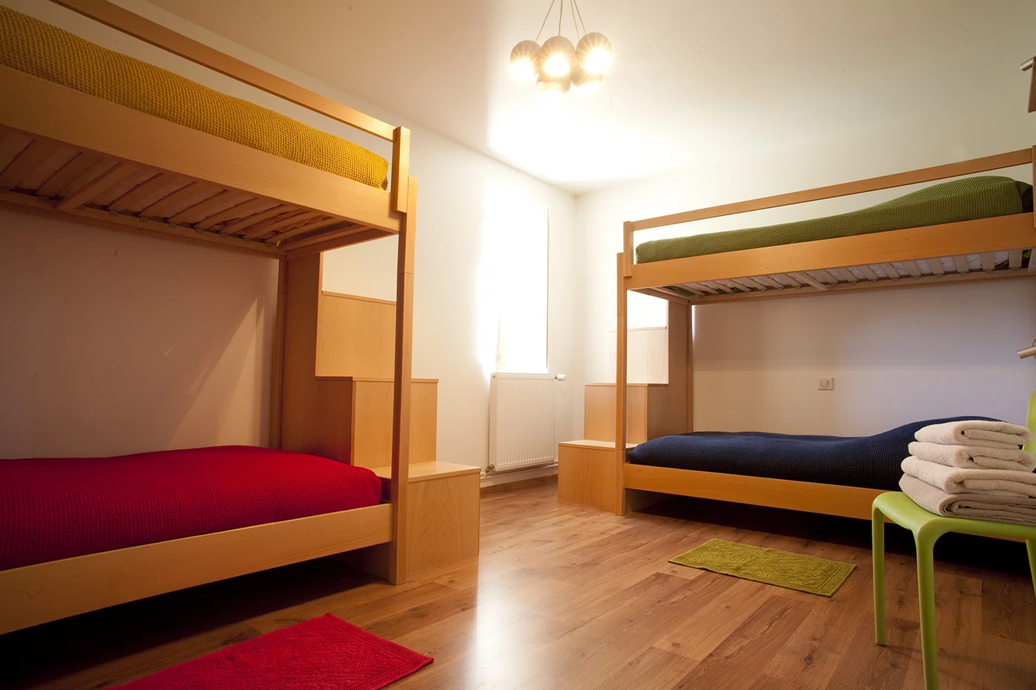 &nbsp; &nbsp; &nbsp; &nbsp; &nbsp; &nbsp; &nbsp; &nbsp; &nbsp;Chambre Escalier