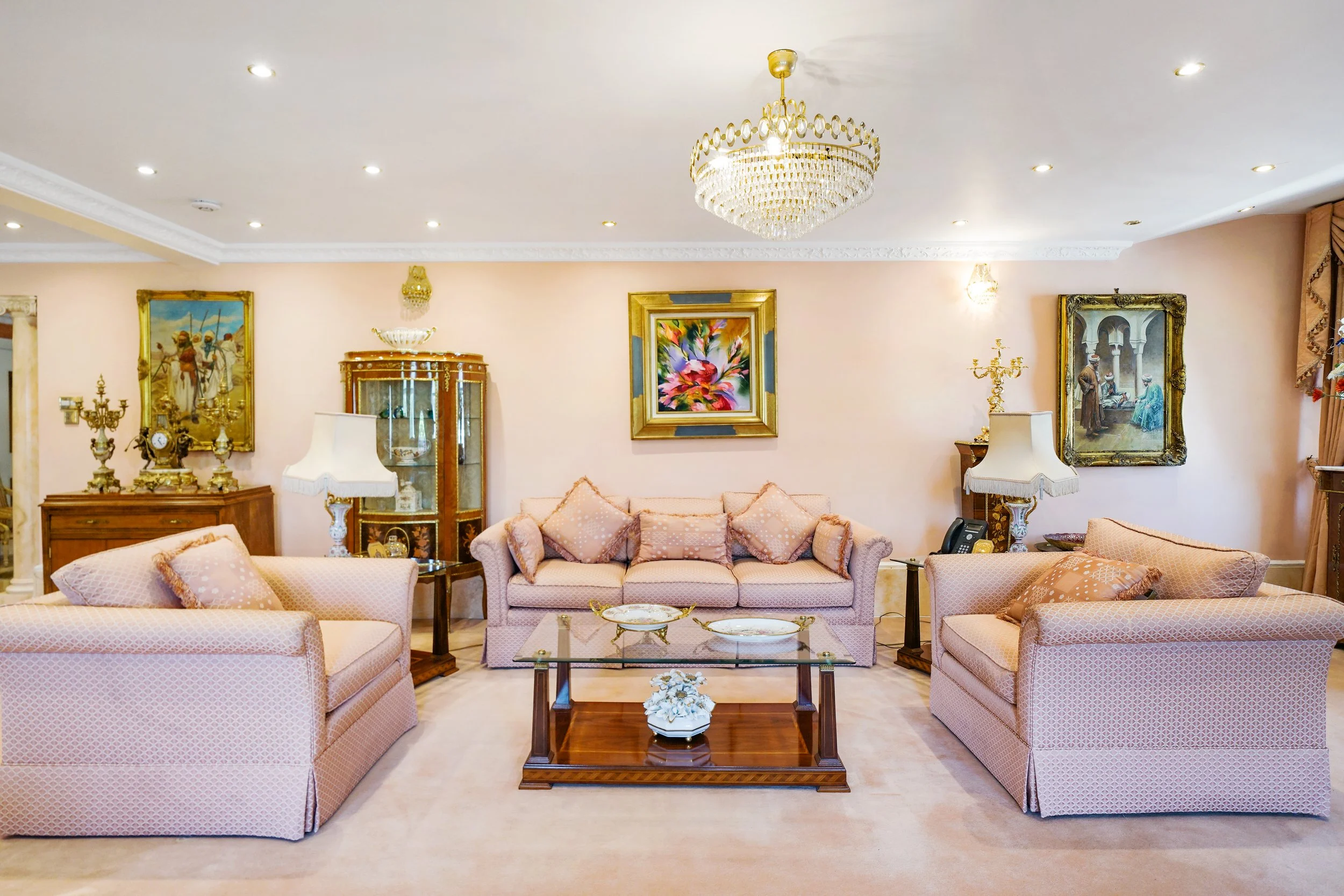 Bleinheim Court - 4yzU0LS6D4WwD3GExxsa.jpg