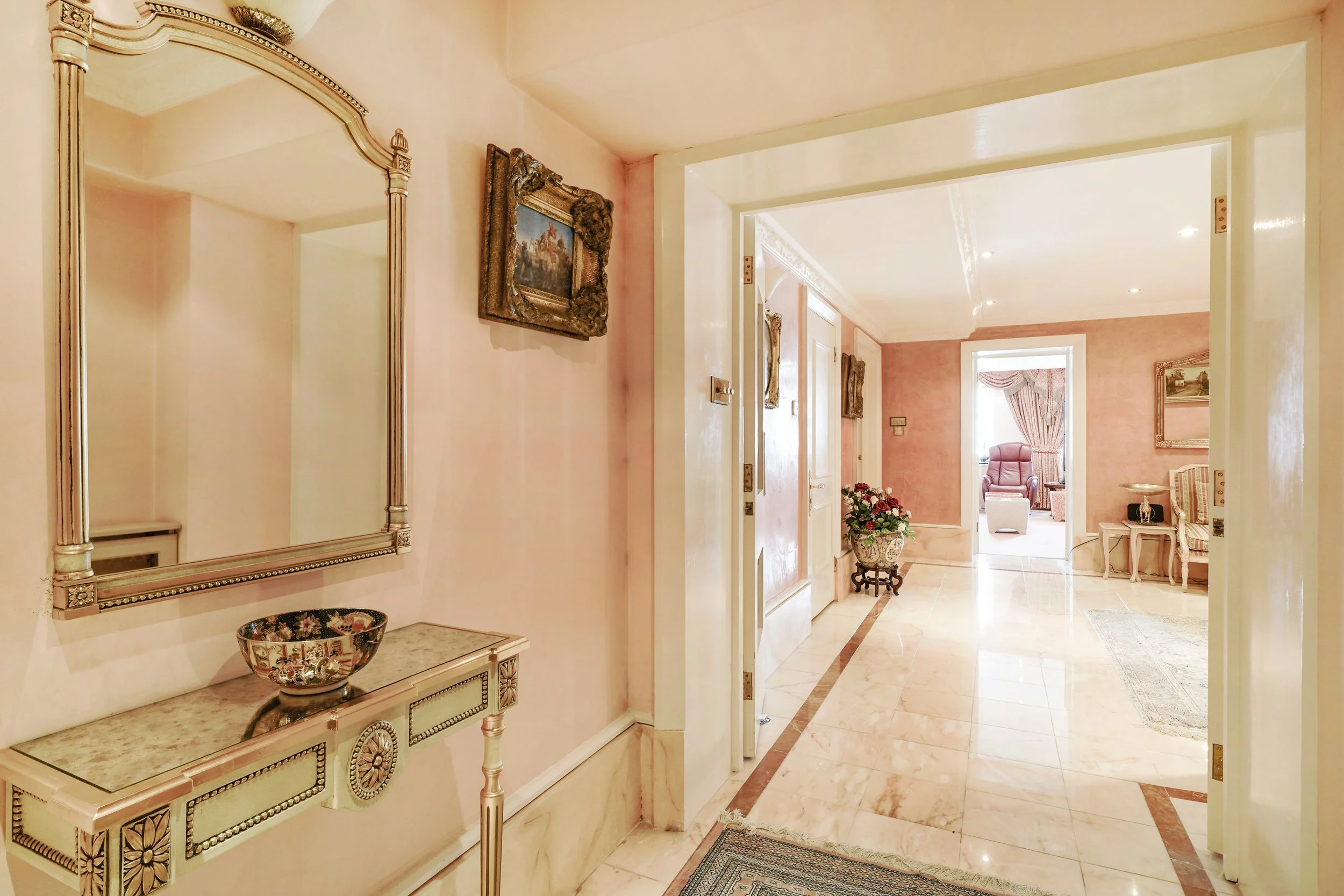 Bleinheim Court - zxrCW6NmtLOCZqbLxP2K.jpg