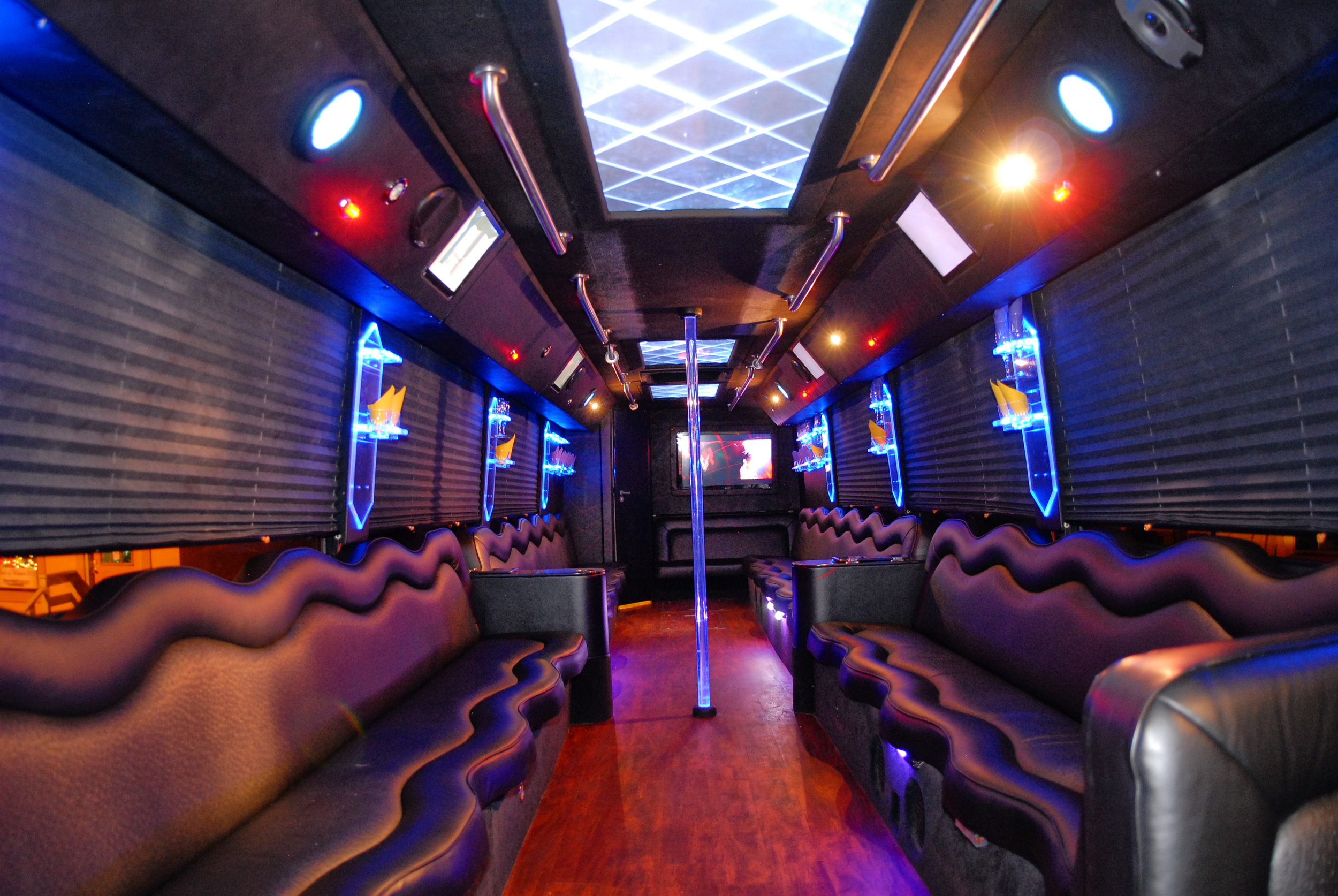 photo credit: nynylimo.com