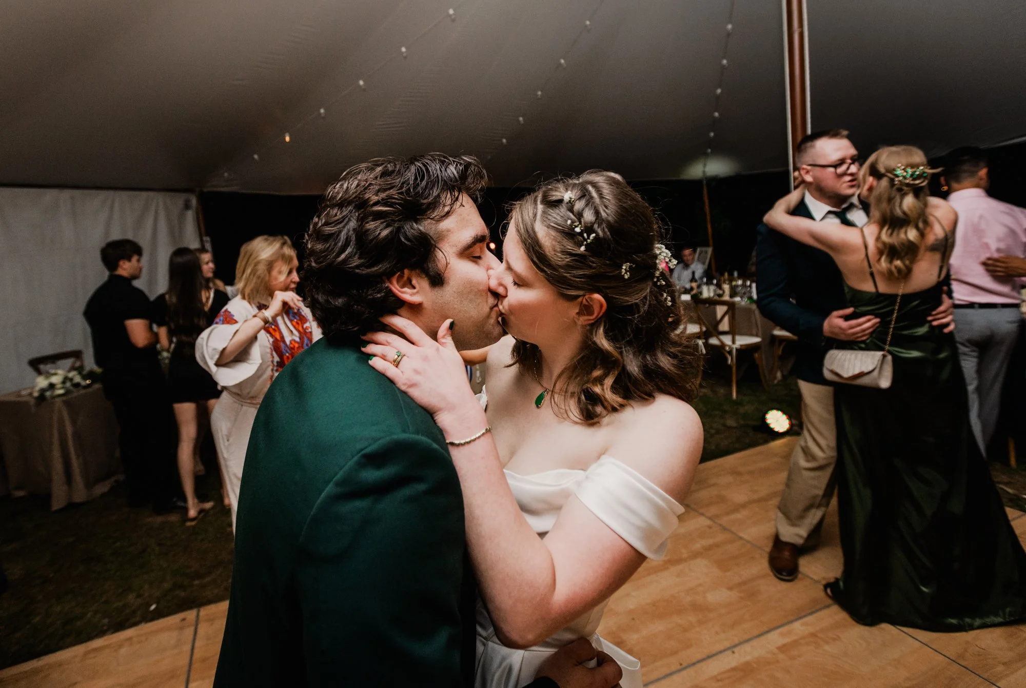 HD-Wedding-Sneaks-14.jpg