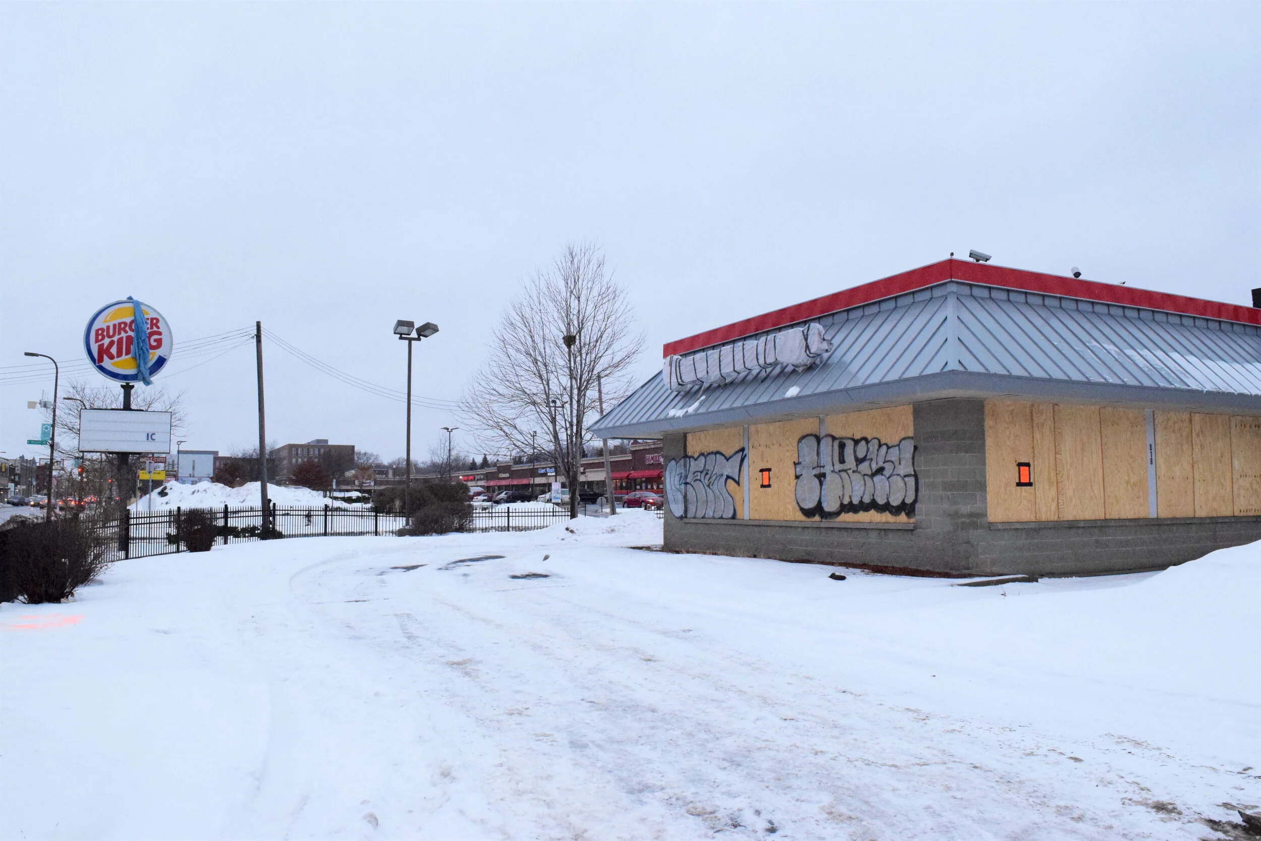City 'Drive Thru' ordinance may keep W Broadway Burger King building closed