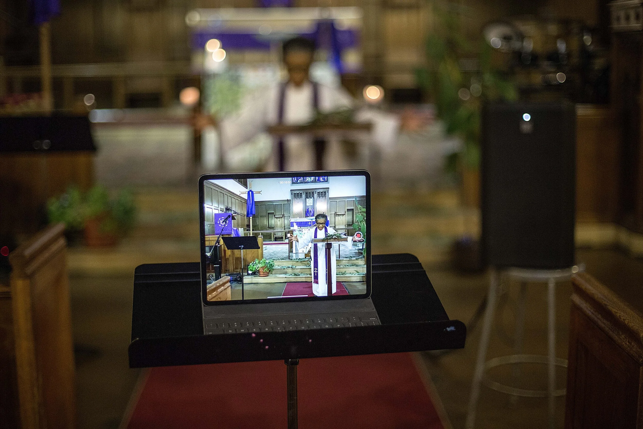 Religious leaders put their faith in online services