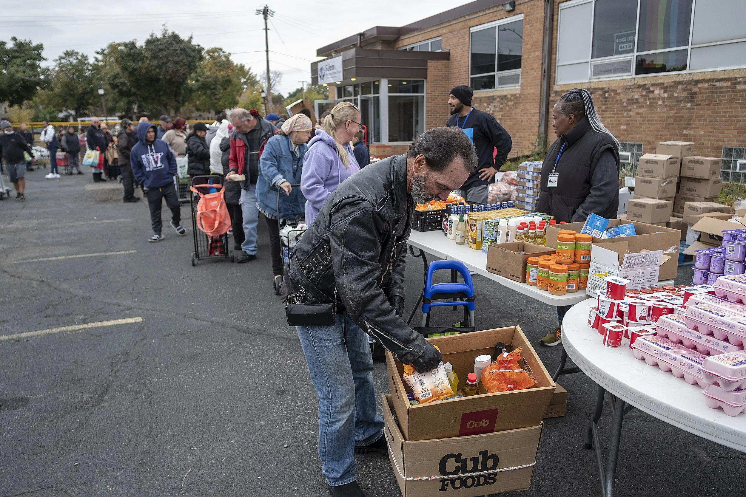 North Minneapolis Food Shelves struggle to keep up with rising food insecurity