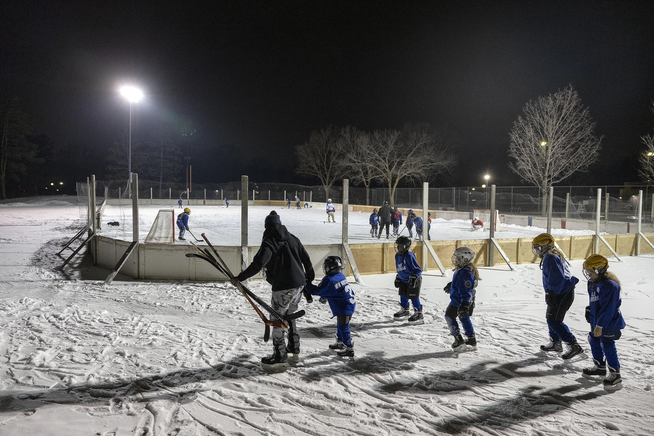 North Commons program navigates outdoor hockey in a warming state