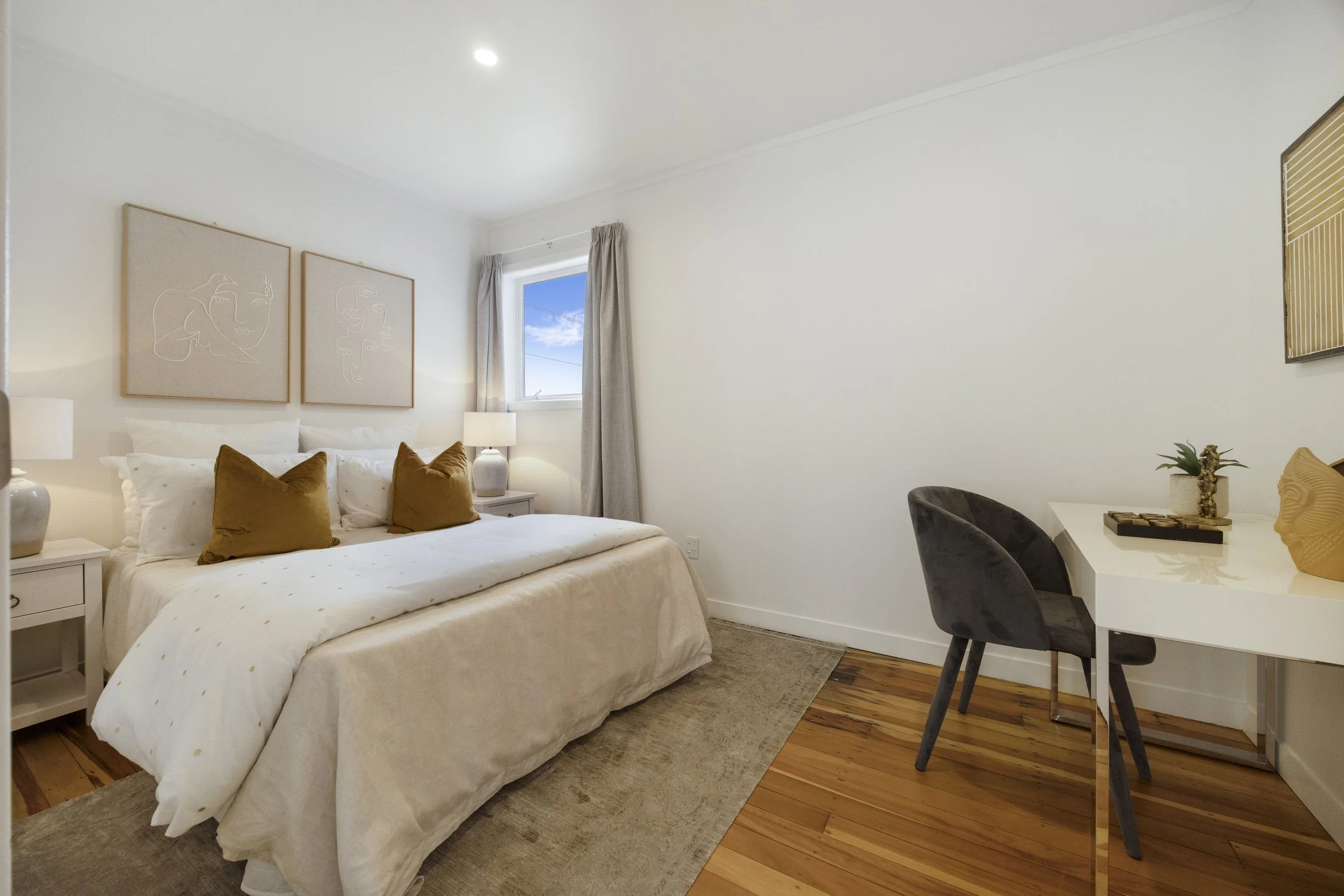Paihia rd bedroom.jpg