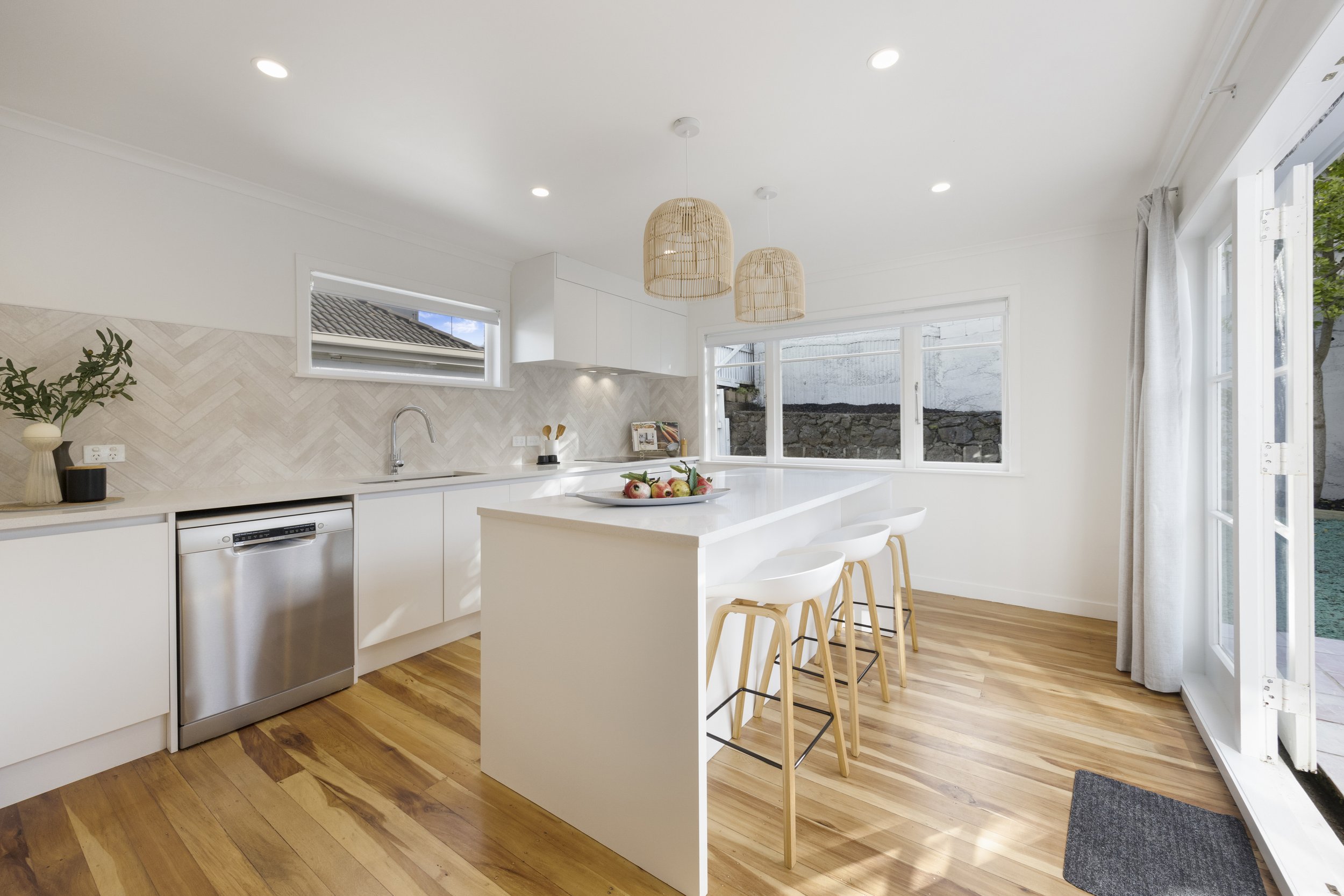 Paihia rd kitchen.jpg