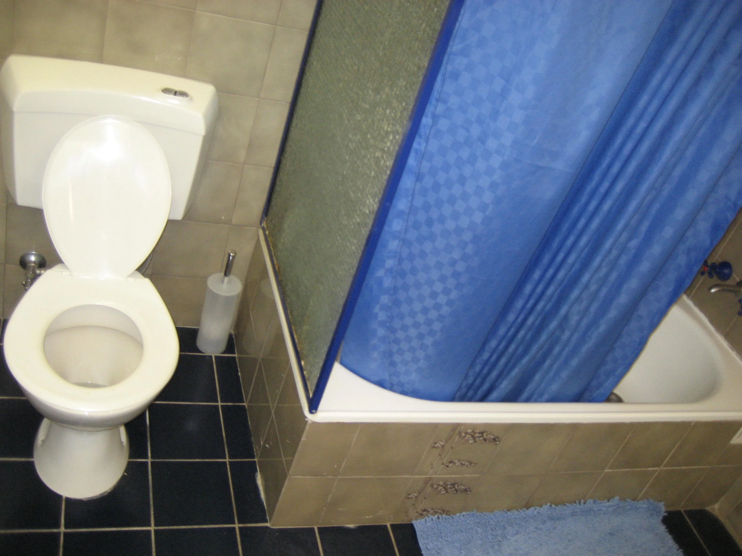 Main Bathroom  Bath 1500mm.JPG