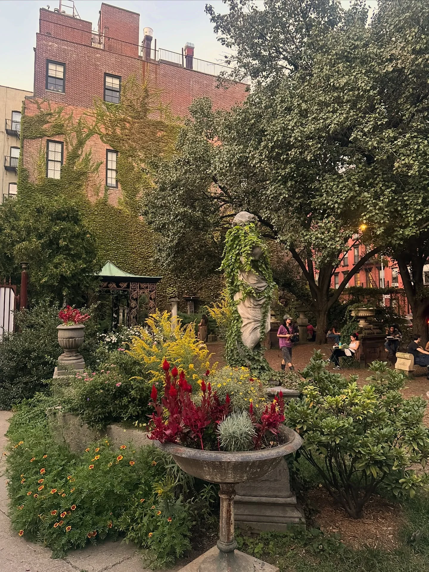 Happy Autumn Equinox from the Garden!

Saying farewell to the summer days and welcoming in the shifting season.