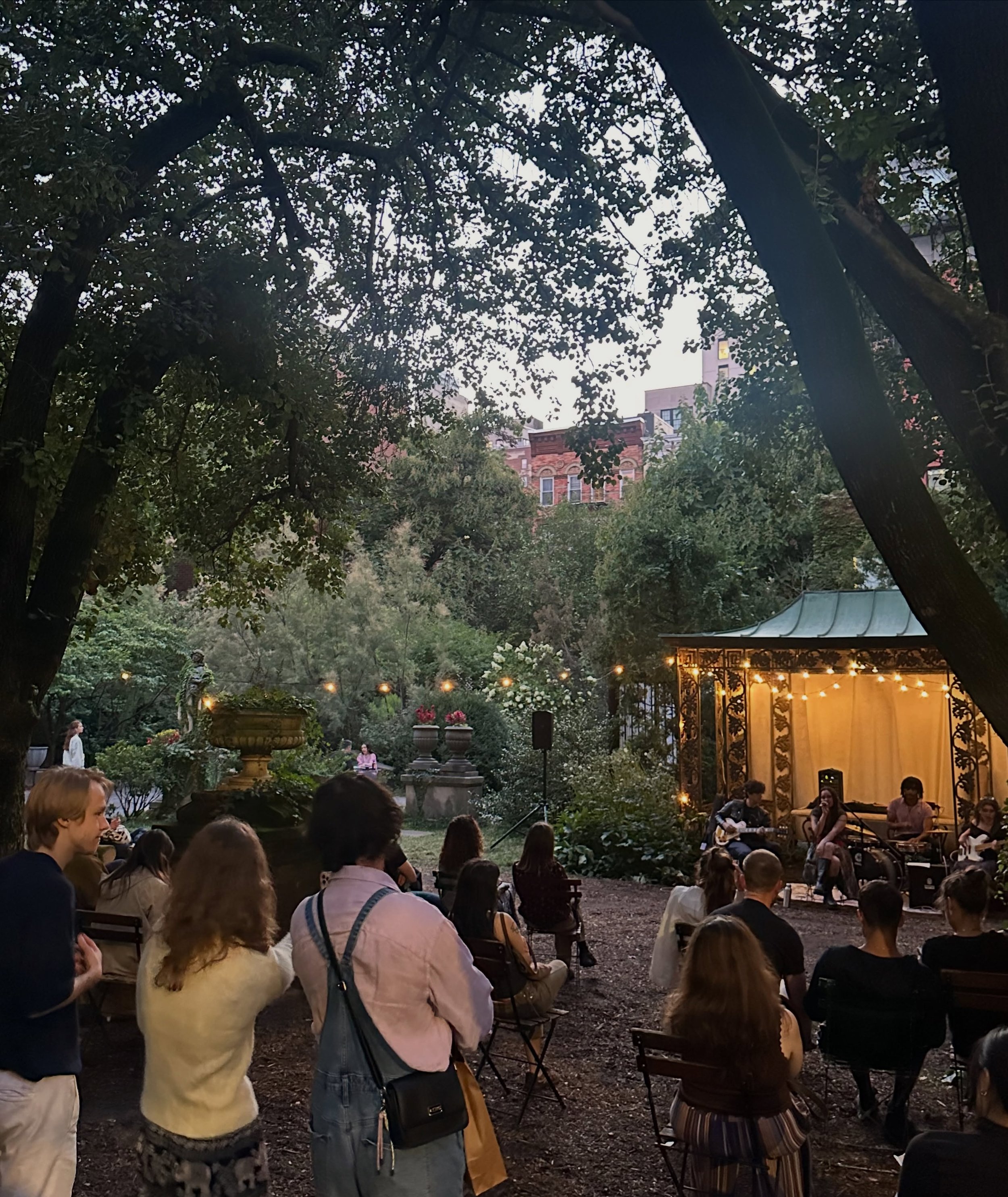 Our first Live Music Sunday of the season is tomorrow! 
Featuring performances by @ninadelriiio &amp; @artlexduo !

Show starts at 5pm
Free &amp; open to all! 

Limited seating, so bring a blanket and lay out in see the trees if you want 🦁🌳