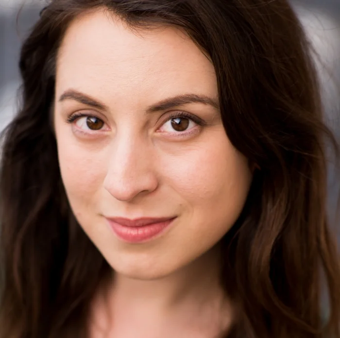 rebecca-aranda-headshot-small-6.jpg