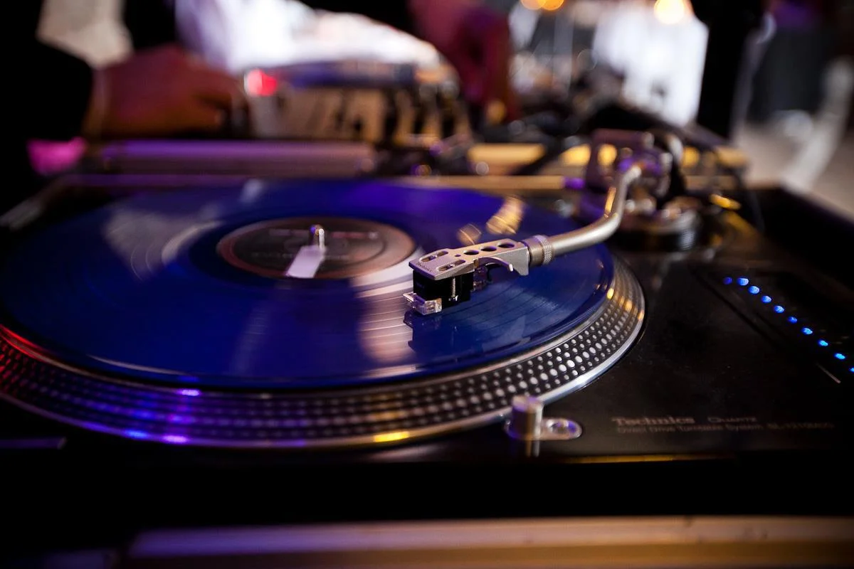 turntable-blue.jpg