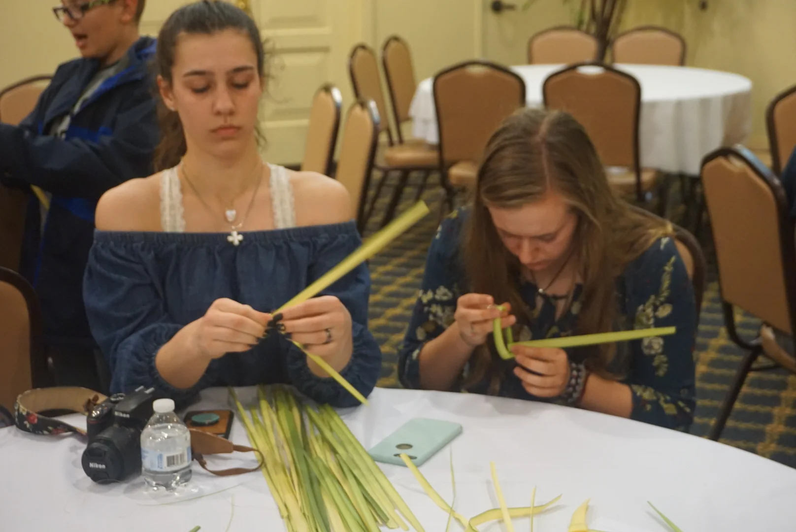 Family Night Palm Making