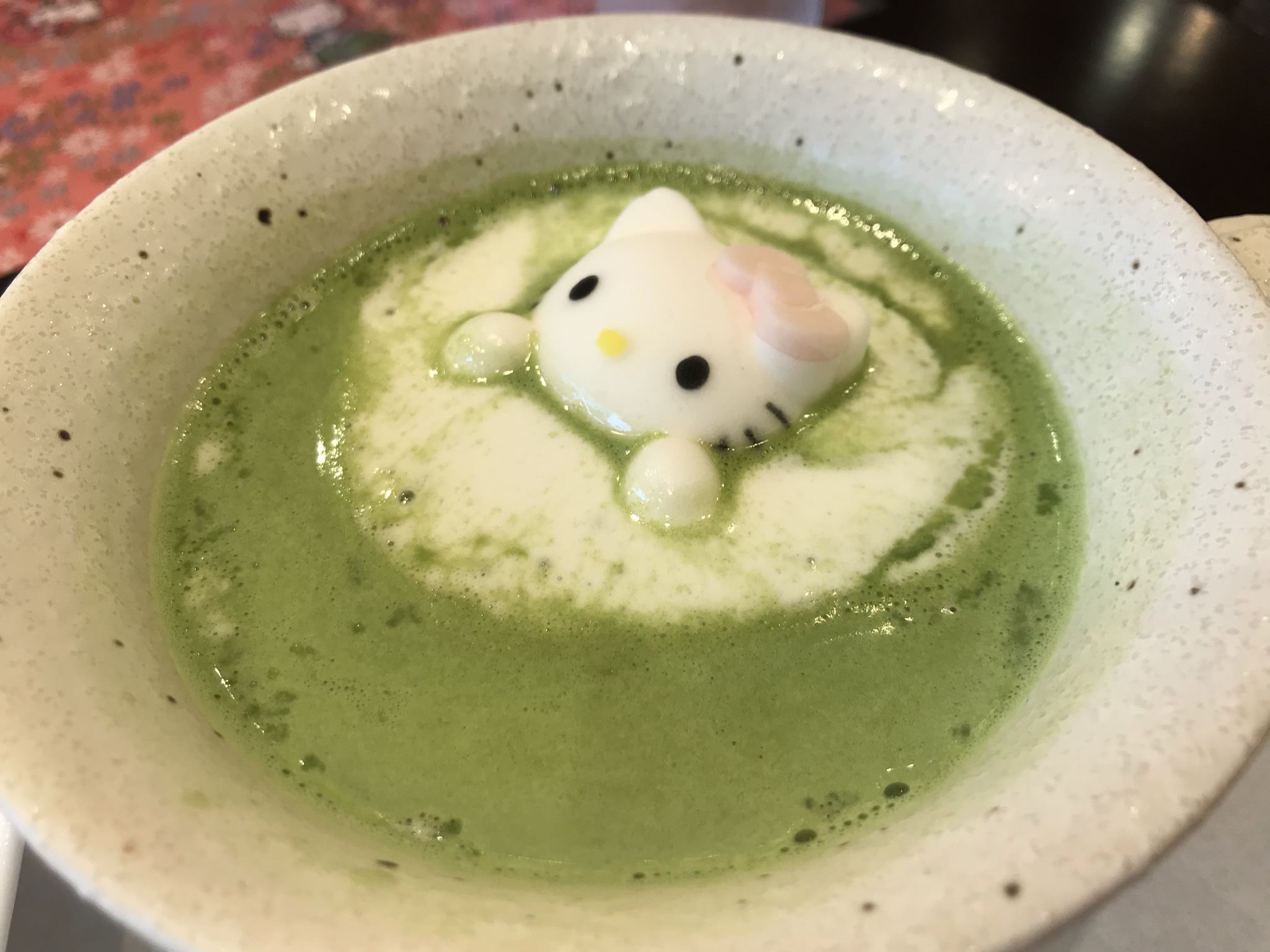 はろうきてぃ おもてなし抹茶ラテ(ホット)