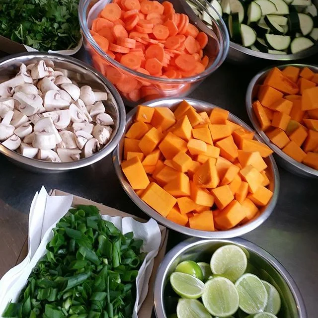 All this freshness is going into tonights $5 dinner #billabonglife #thesocialkitche #$5dinner #best5youllspendtoday #mmmmveges #homecooking #billabongfamily #fresh