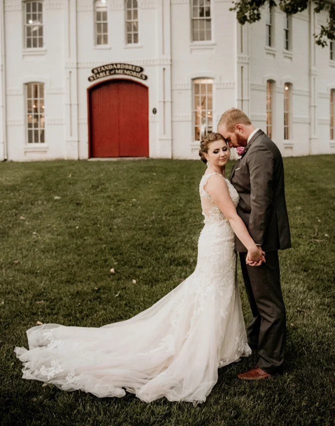Shelby and Travis’s Beautiful Round Barn Wedding