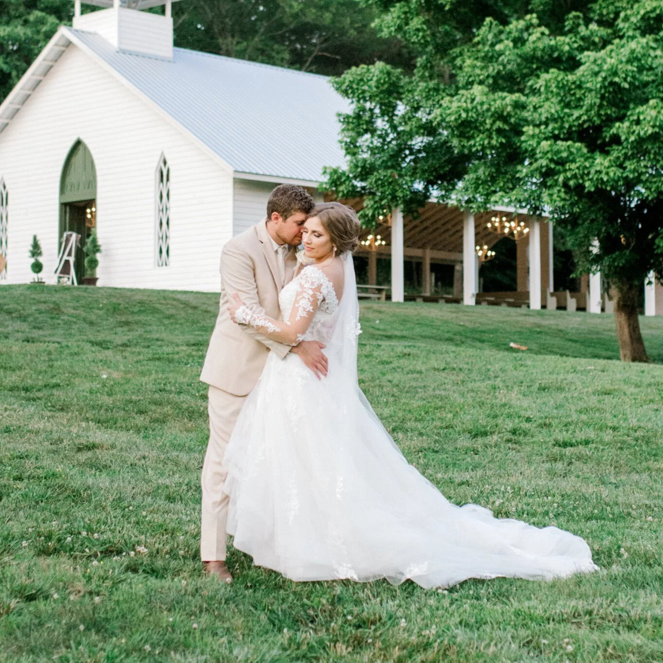                                              Hannah + Luke's Elegant Wedding