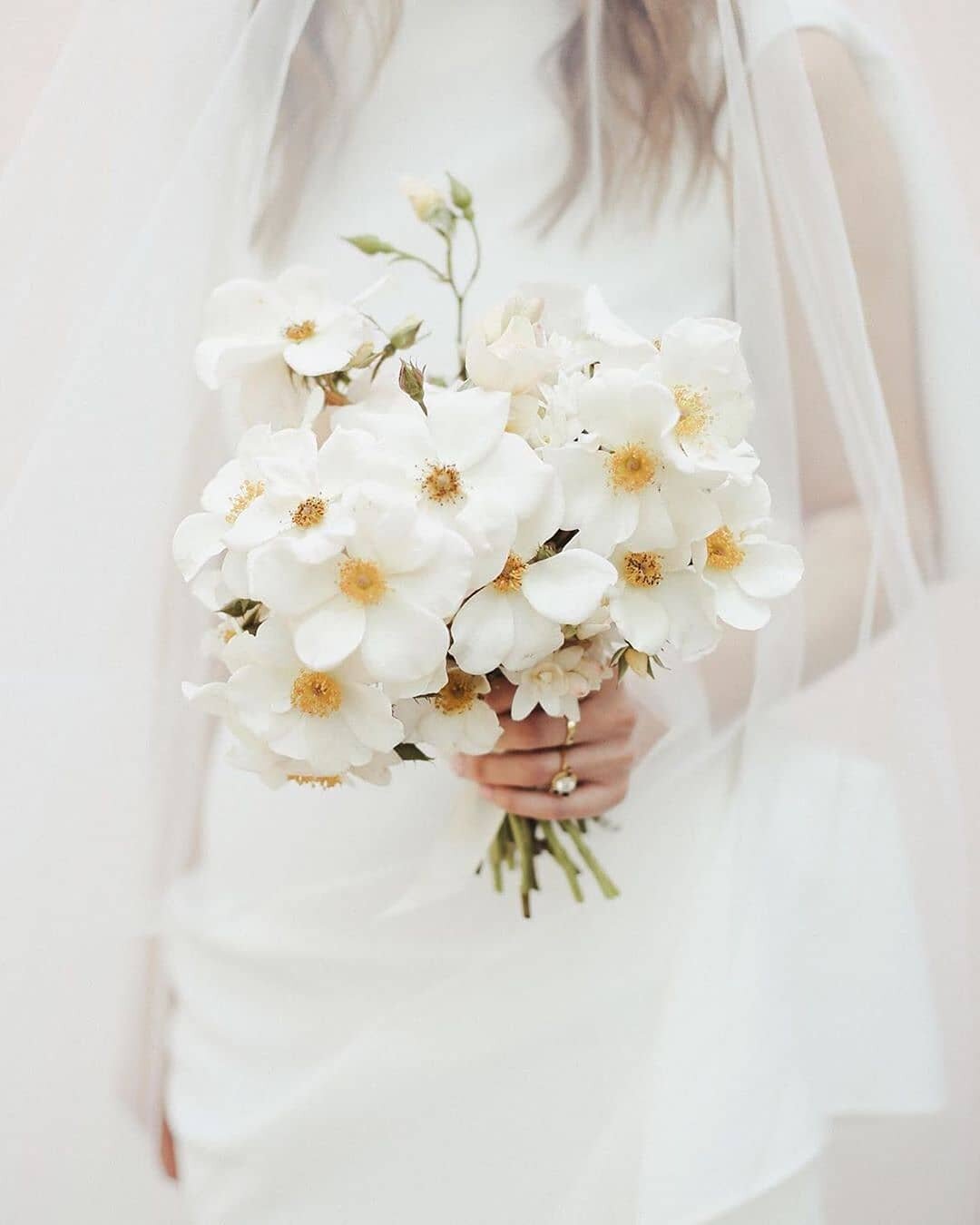Sweet and simple. &bull; Photography: @brownpaperparcel &bull; Florals: @ceciliafox &bull; As seen on Nouba Blog #mykentuckybride