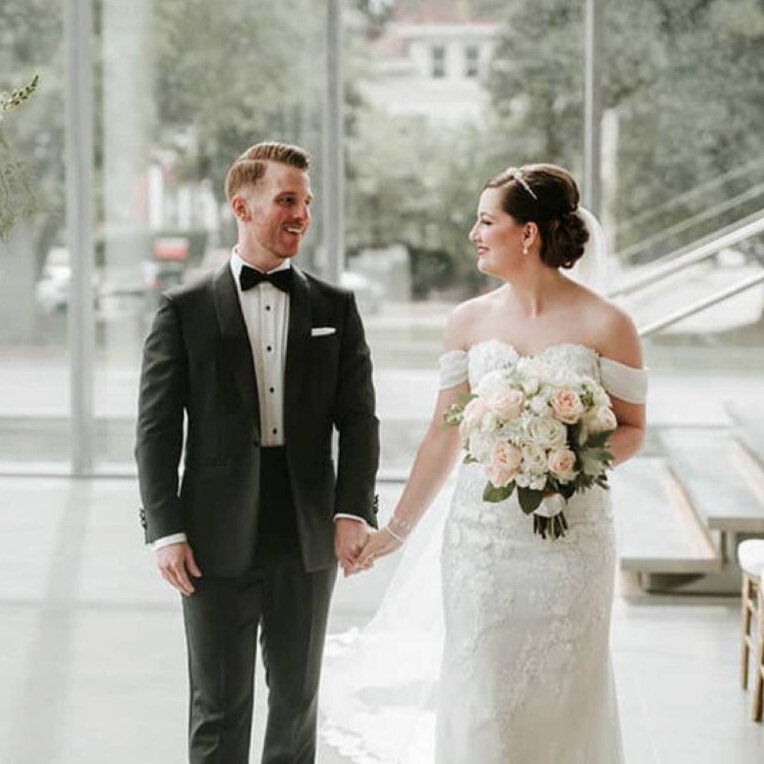                                  Julie + David's Timeless Speed Art Museum Wedding