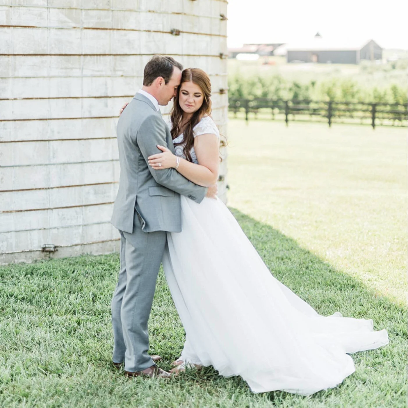                                        Carly + Jordan's Sweet and Fun Wedding