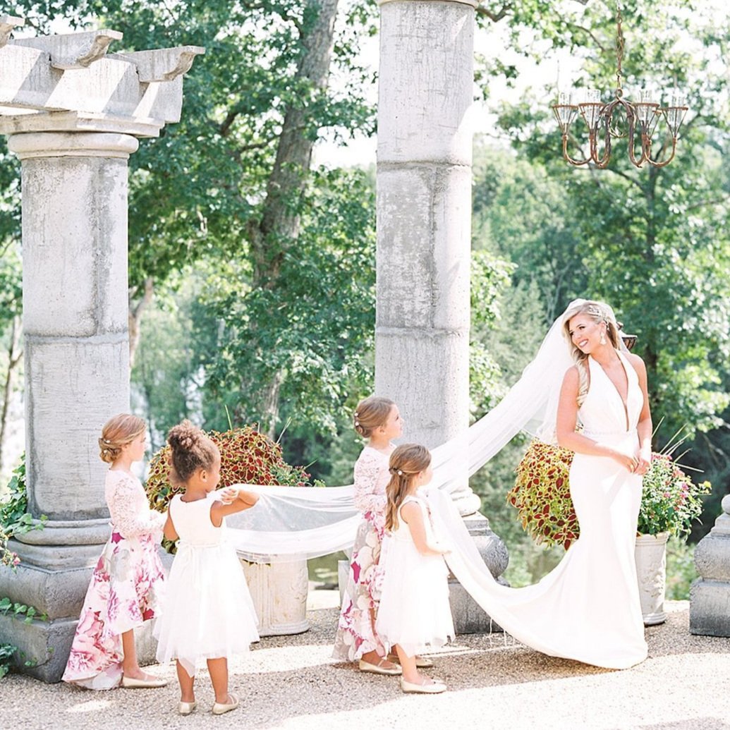                                                Gracie + Logan's Pine Knot Wedding