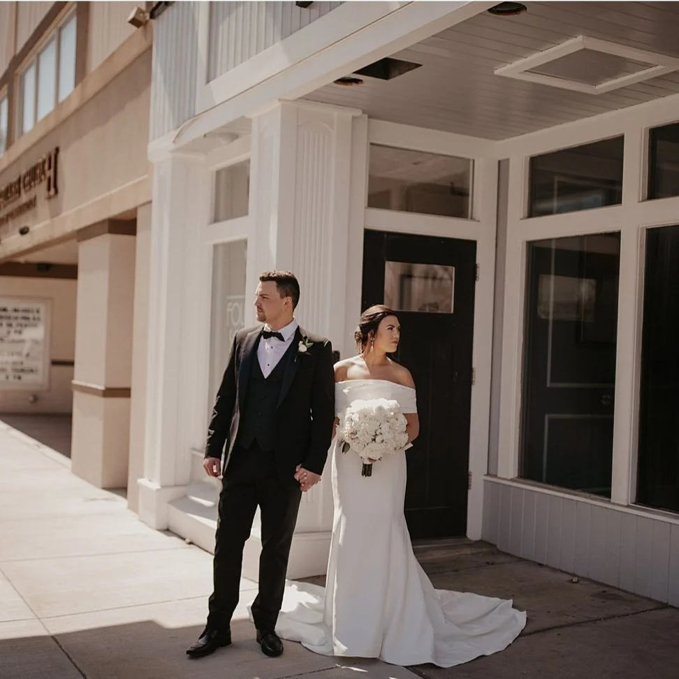                                     Hailey + Elliot's Bowling Green Wedding