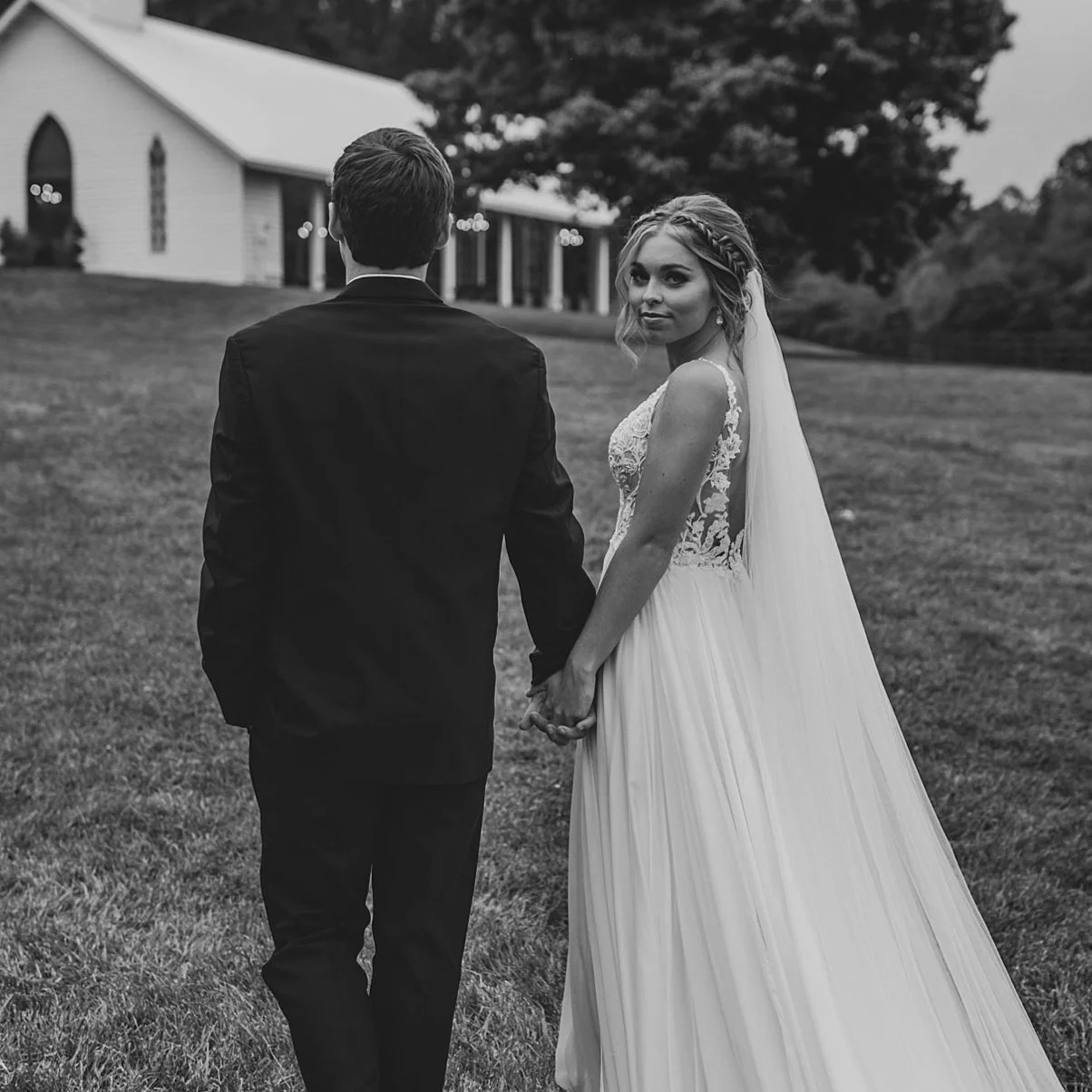                                           Kassidy + Brett's Burkesville Wedding