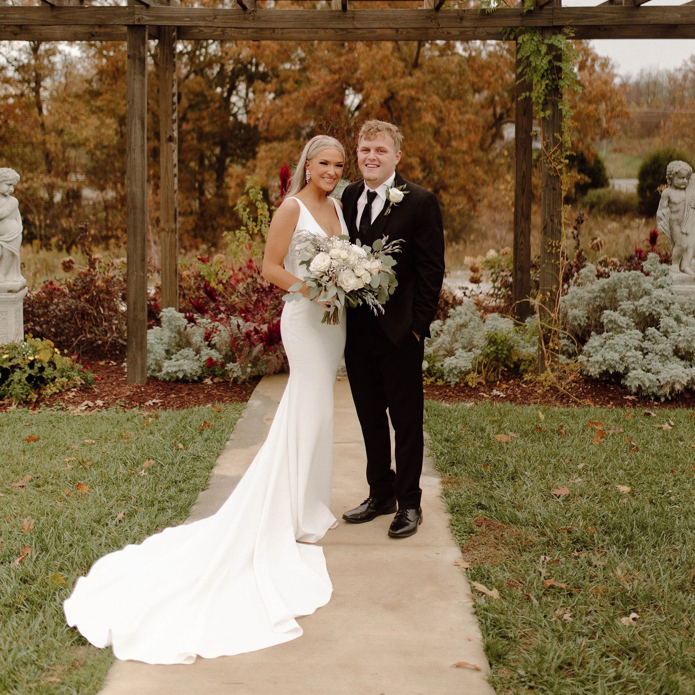                                       Lydia + Lonny's Smith's Grove Wedding