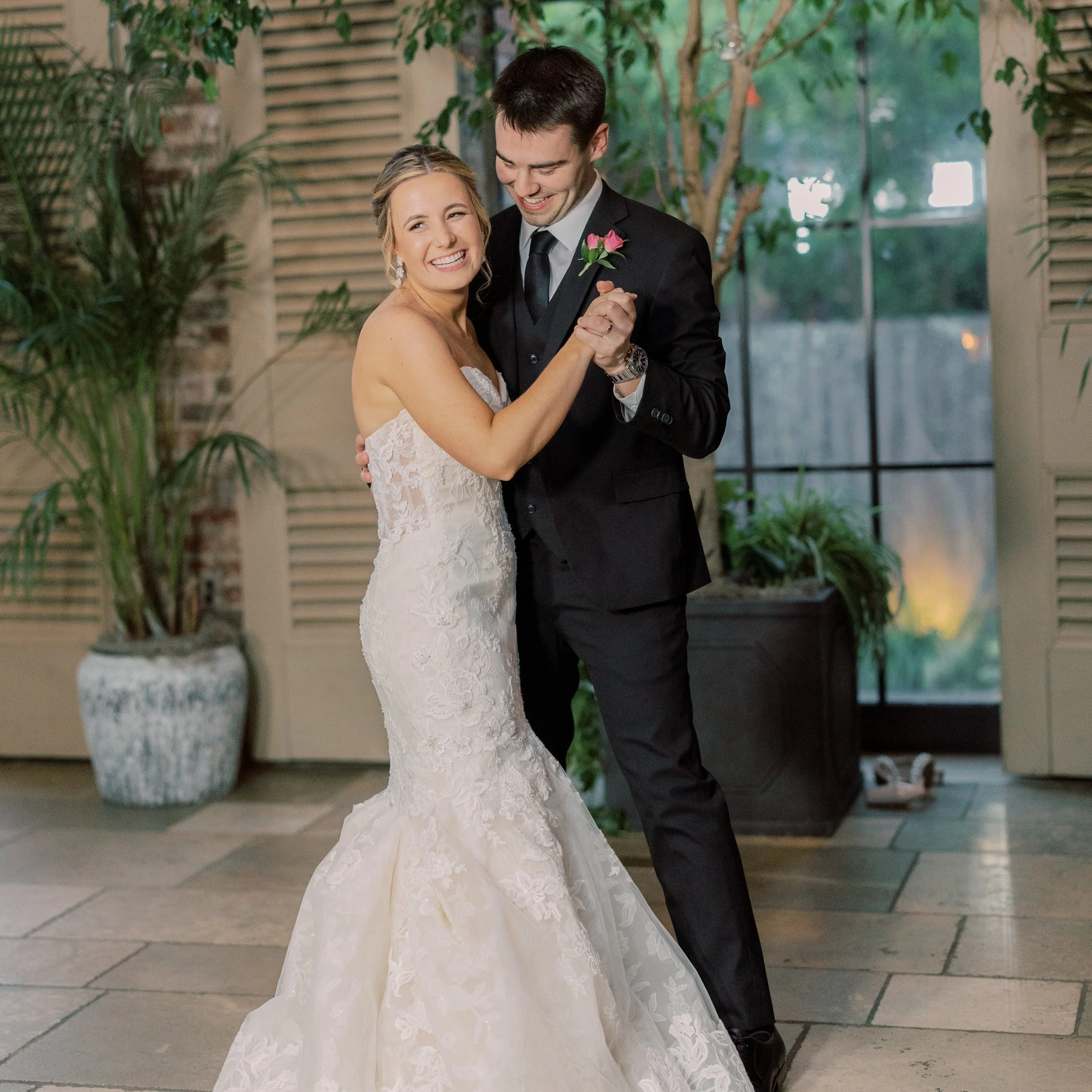                                                     Ivy + TJ's Lexington Wedding