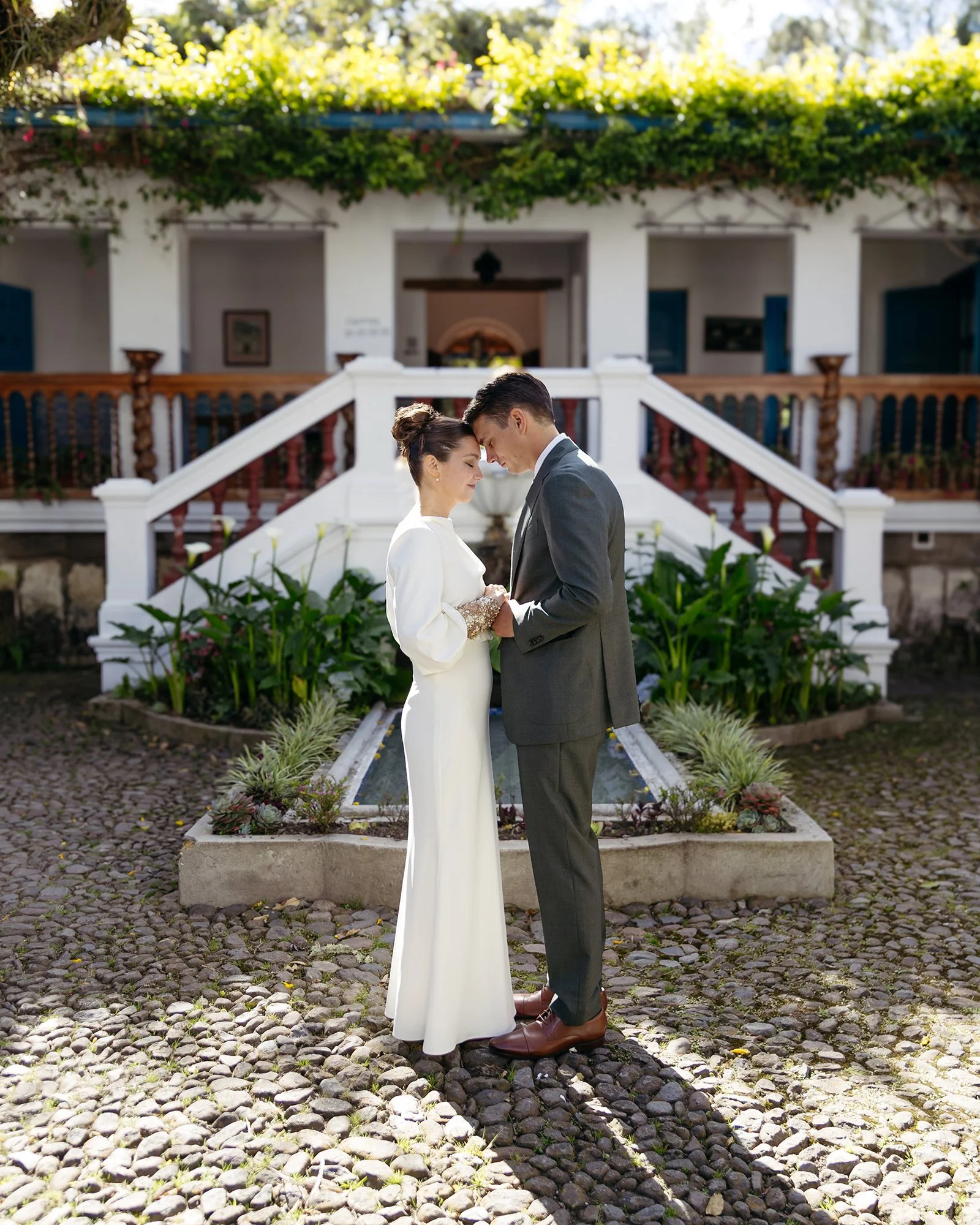 Though Emily and Mark call Lexington home, Emily had always dreamed of marrying in her mother&rsquo;s homeland, Ecuador. Historic Hacienda Cus&iacute;n, with its vibrant architecture, lush gardens, and centuries of history, became the perfect setting