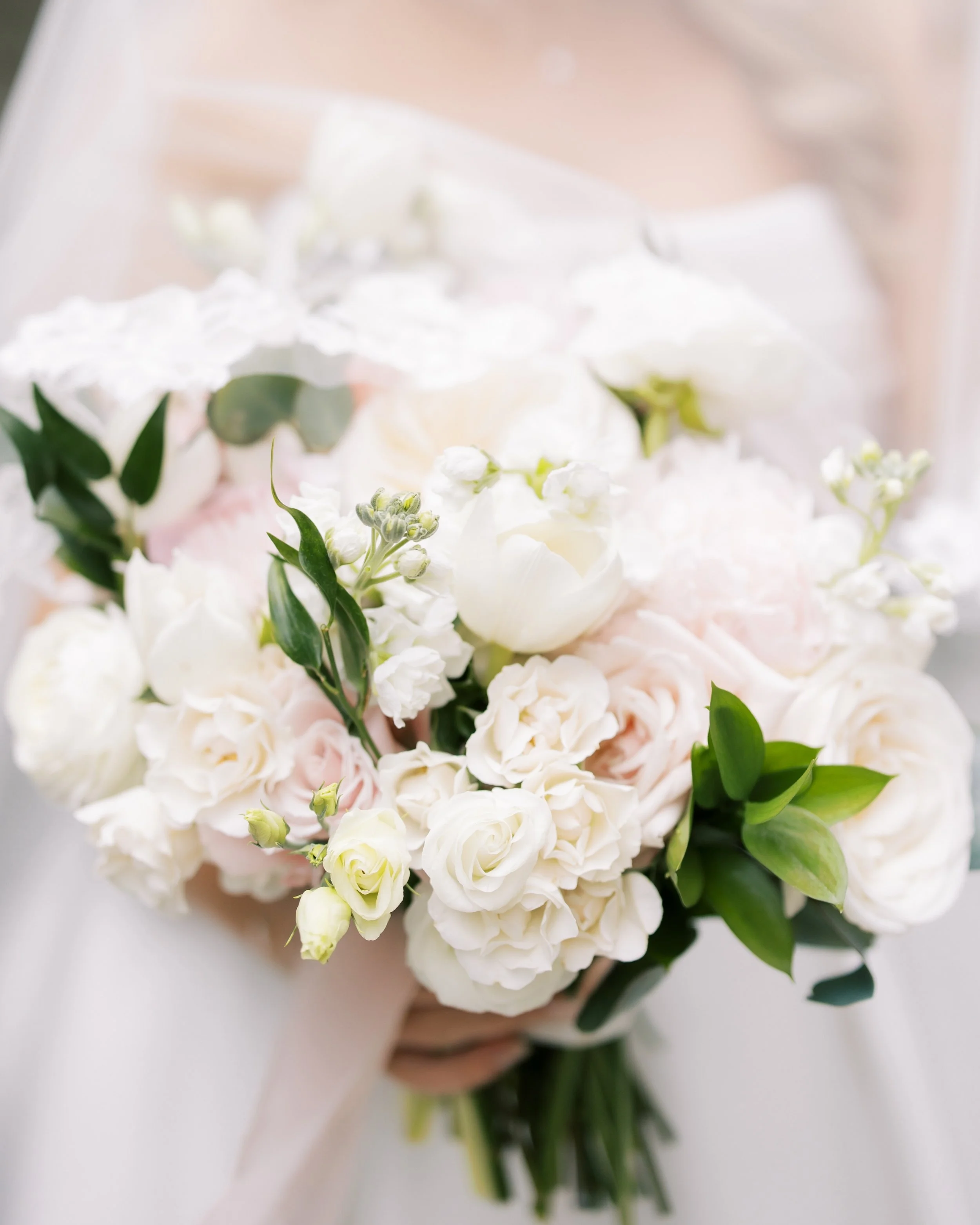 Love a "fluffy" flower moment. Kaitlyn and Dustin's Frankfort wedding was featured in 18.1 and we're still loving it now. #mykentuckybride

Photography: @tayloryaste_photography 
Venue: @castleandkeyweddings @castleandkey 
Florals: @fieldsi
